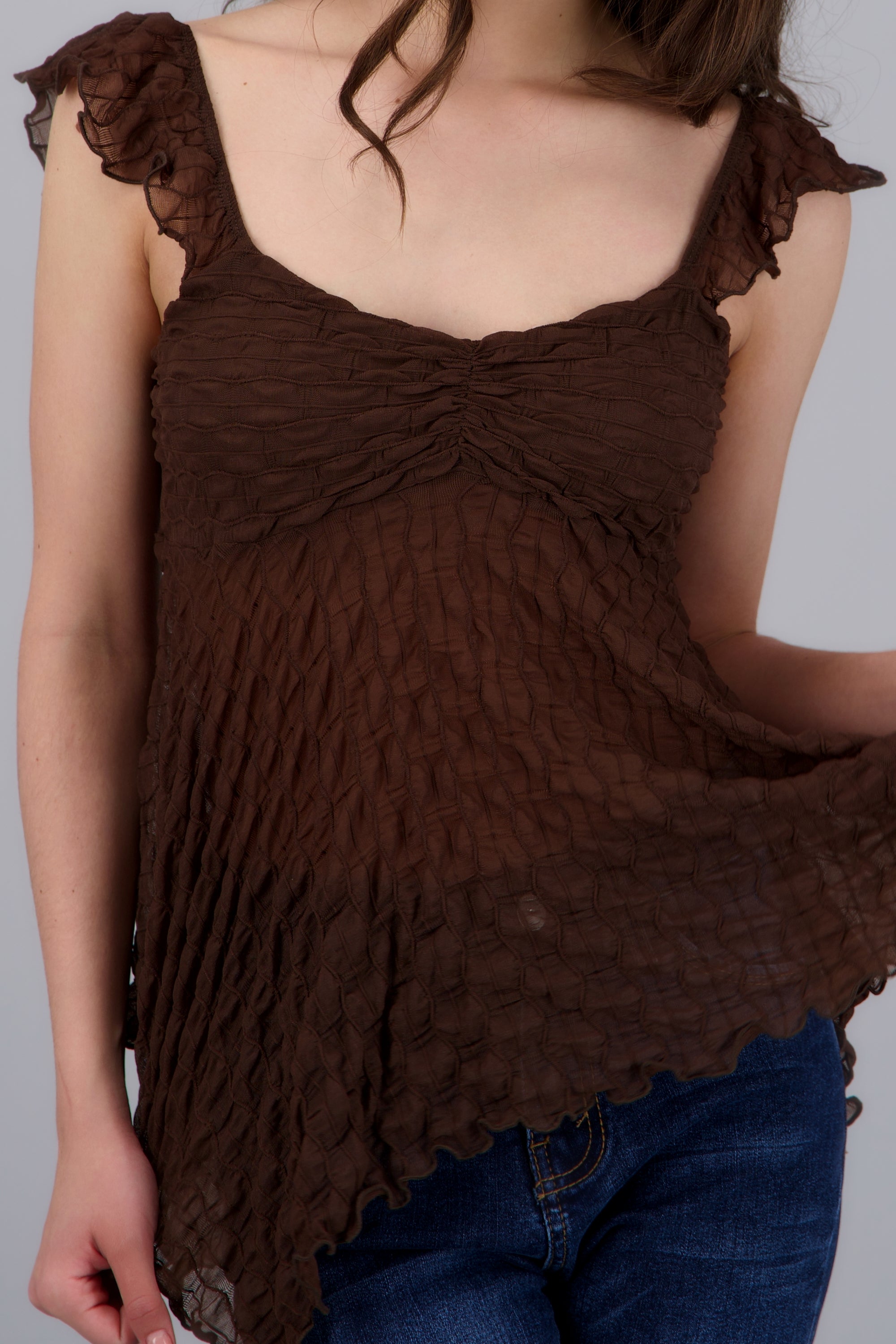 Blusa sin manga asimétrica textura CHOCOLATE