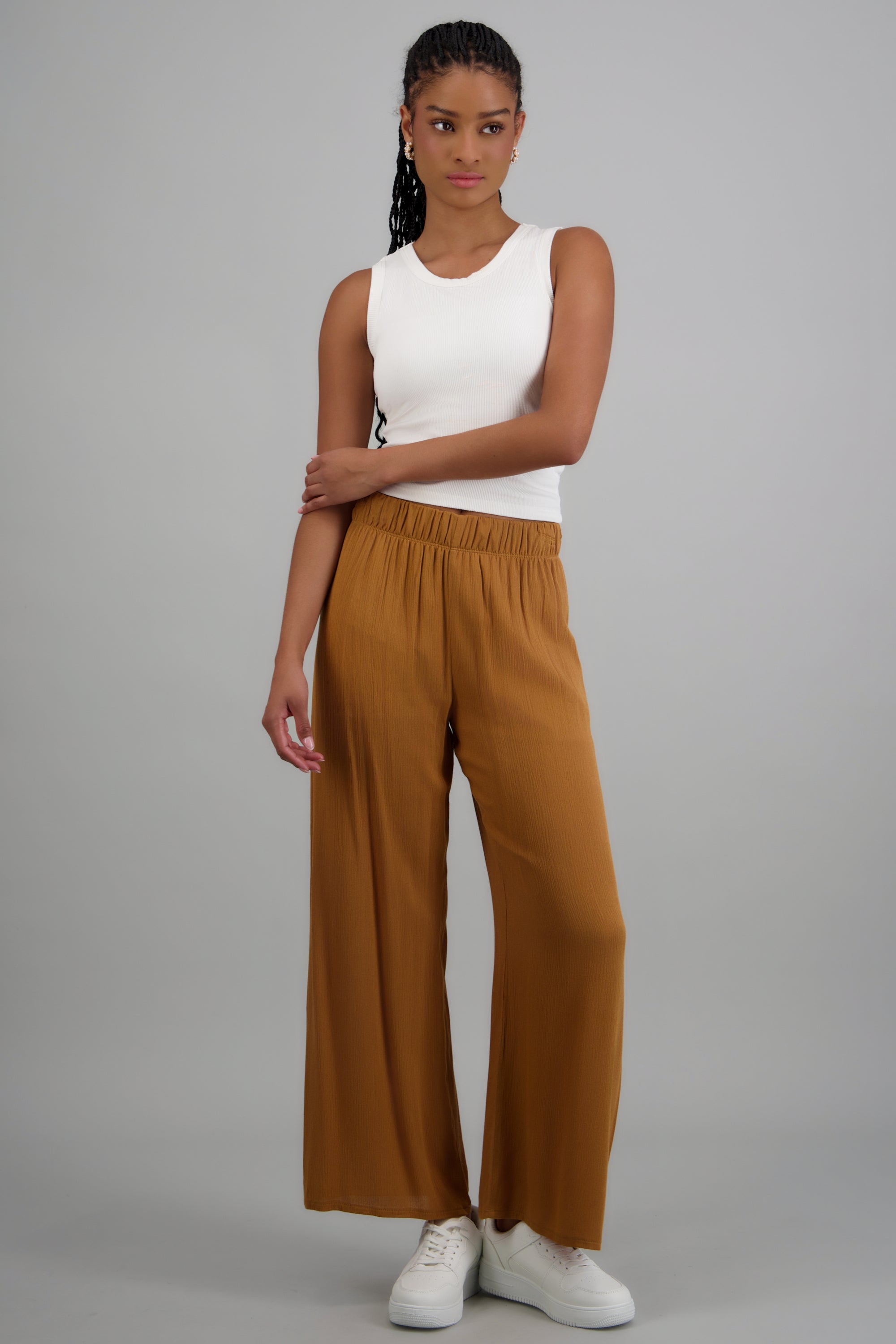 Pantalón wide leg cintura elástica CAMELLO