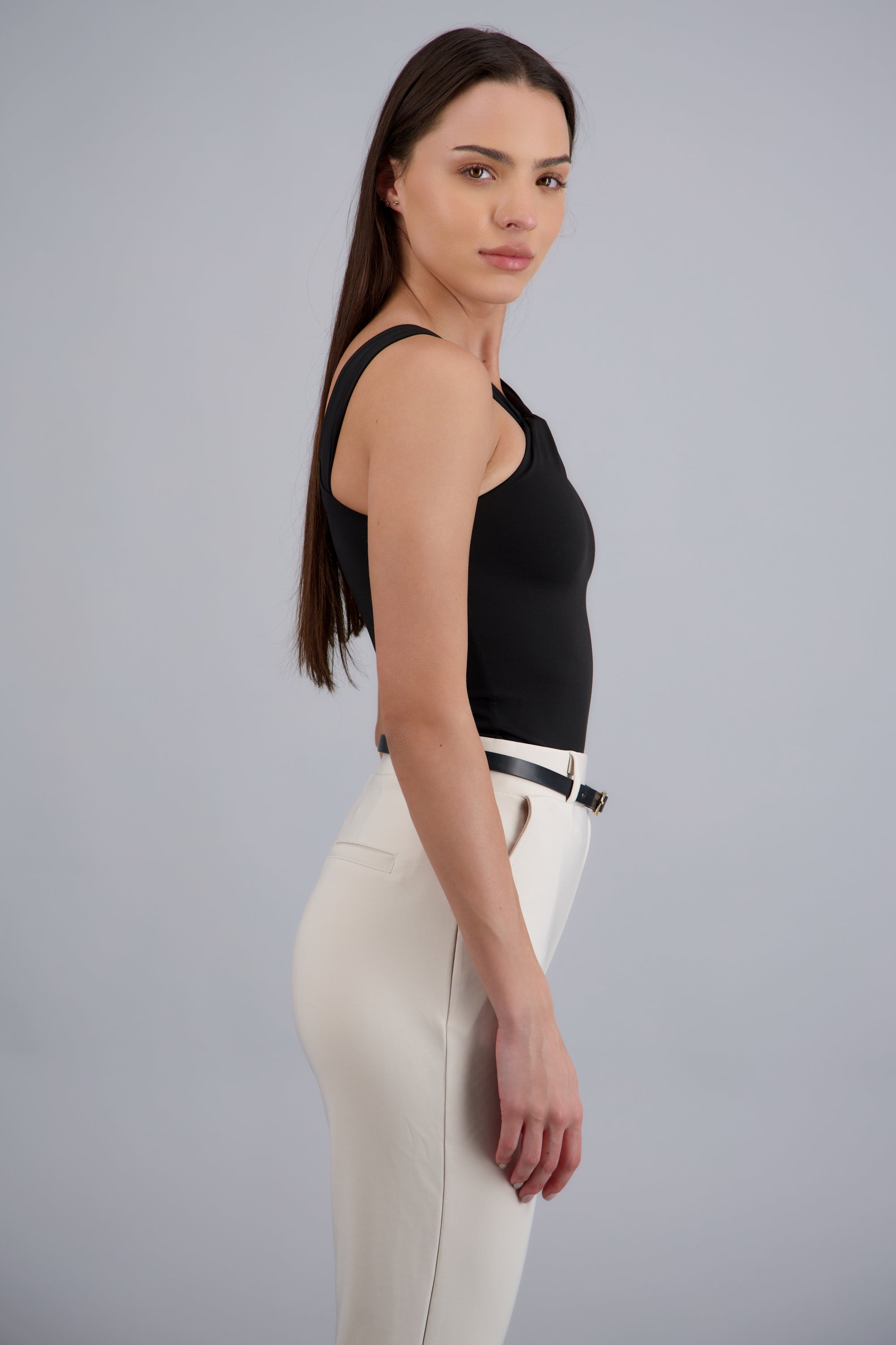 Top con detalle de nudo en escote NEGRO