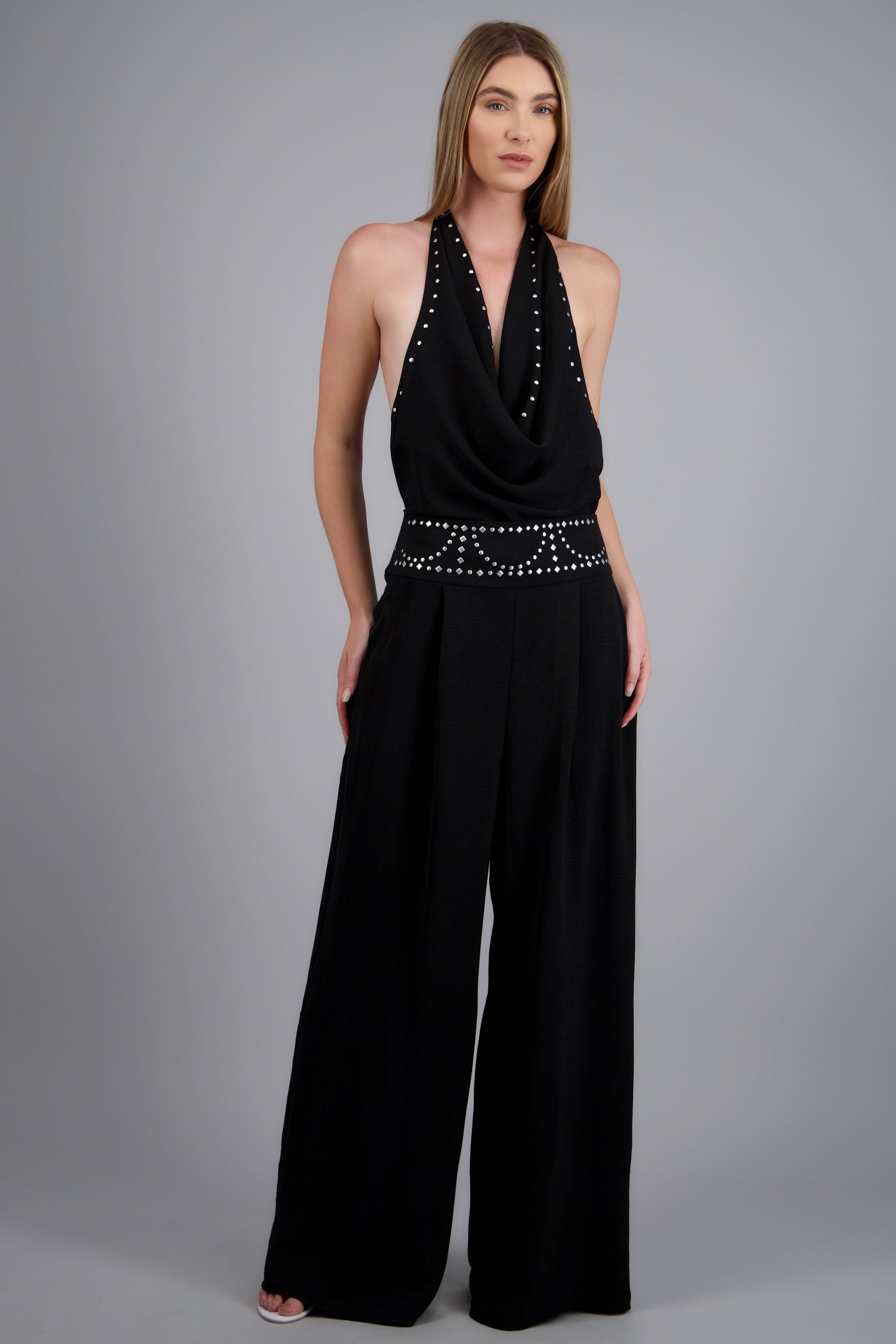 Pantalon detalle pretina con estoperoles NEGRO