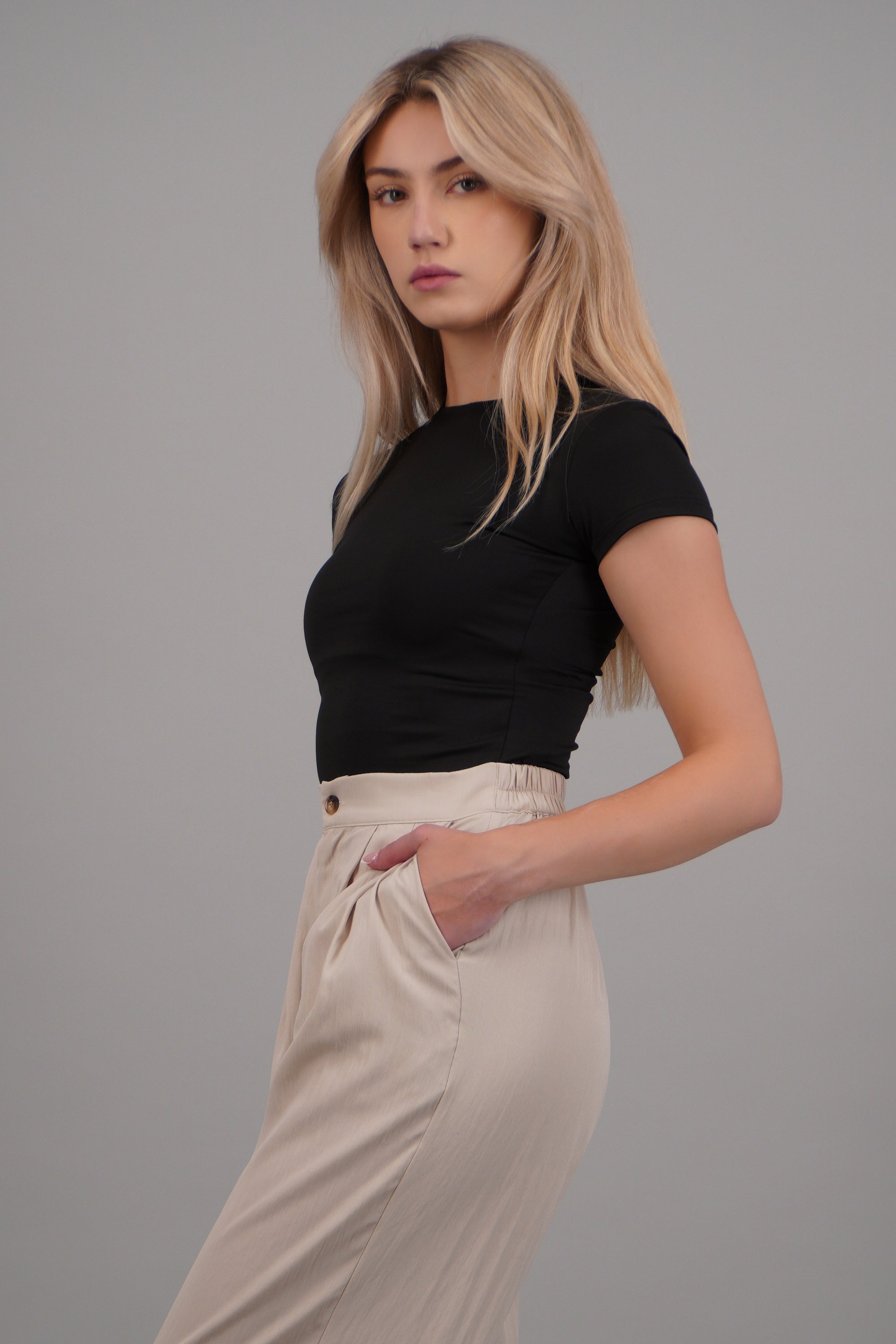 Top escote scoop manga carta NEGRO