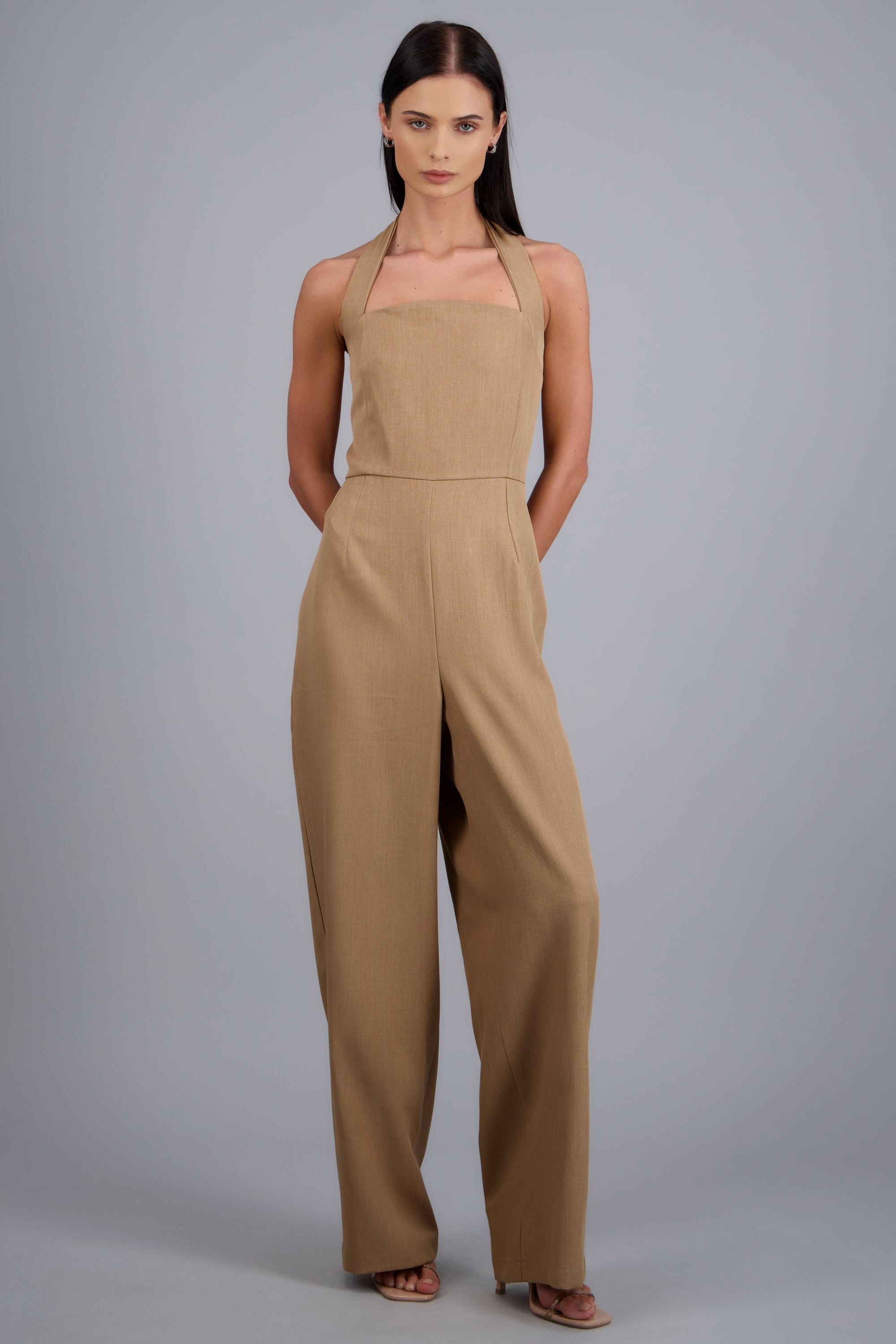 Jumpsuit halter liso cortes ARENA