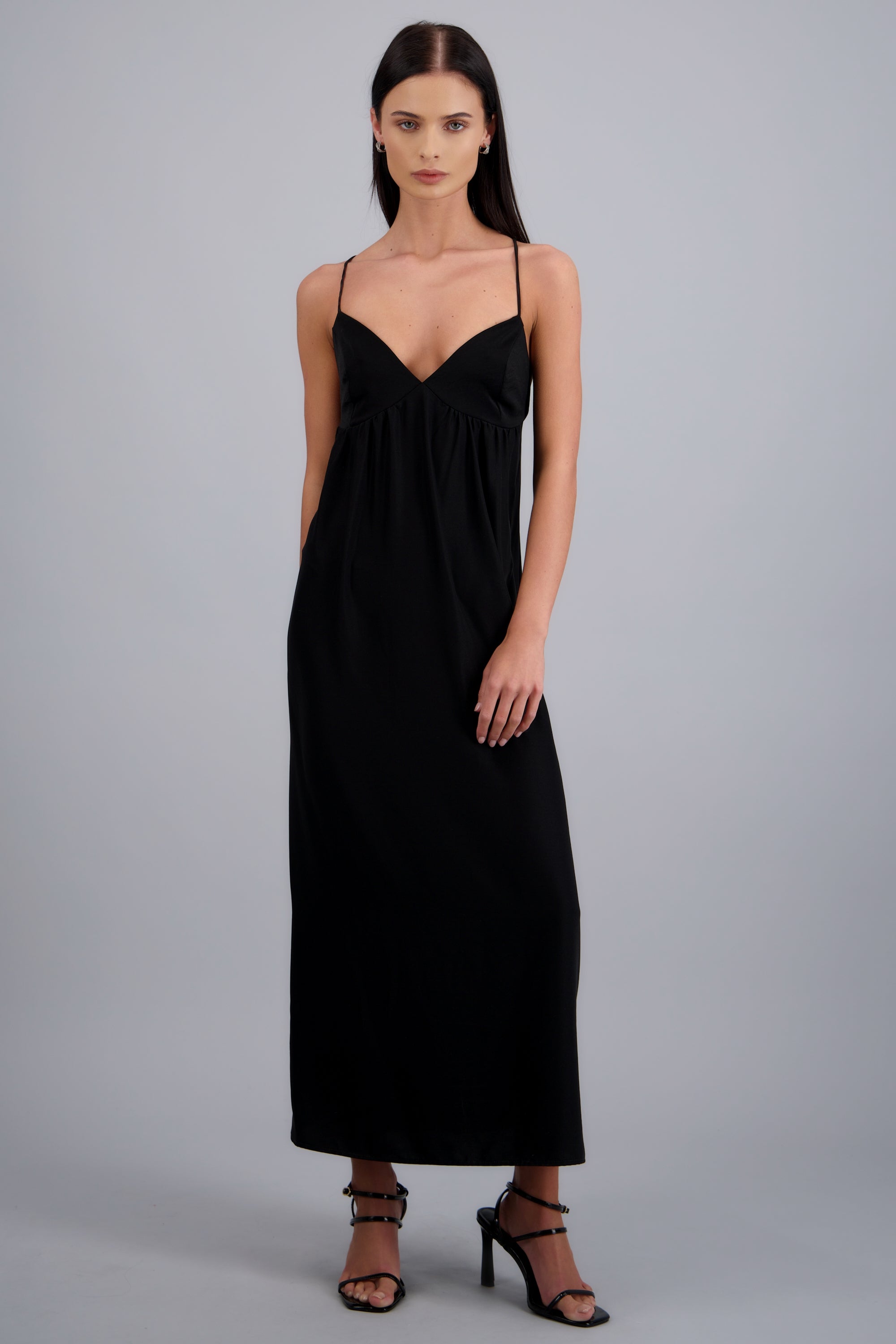 Vestido maxi detalle tirantes NEGRO