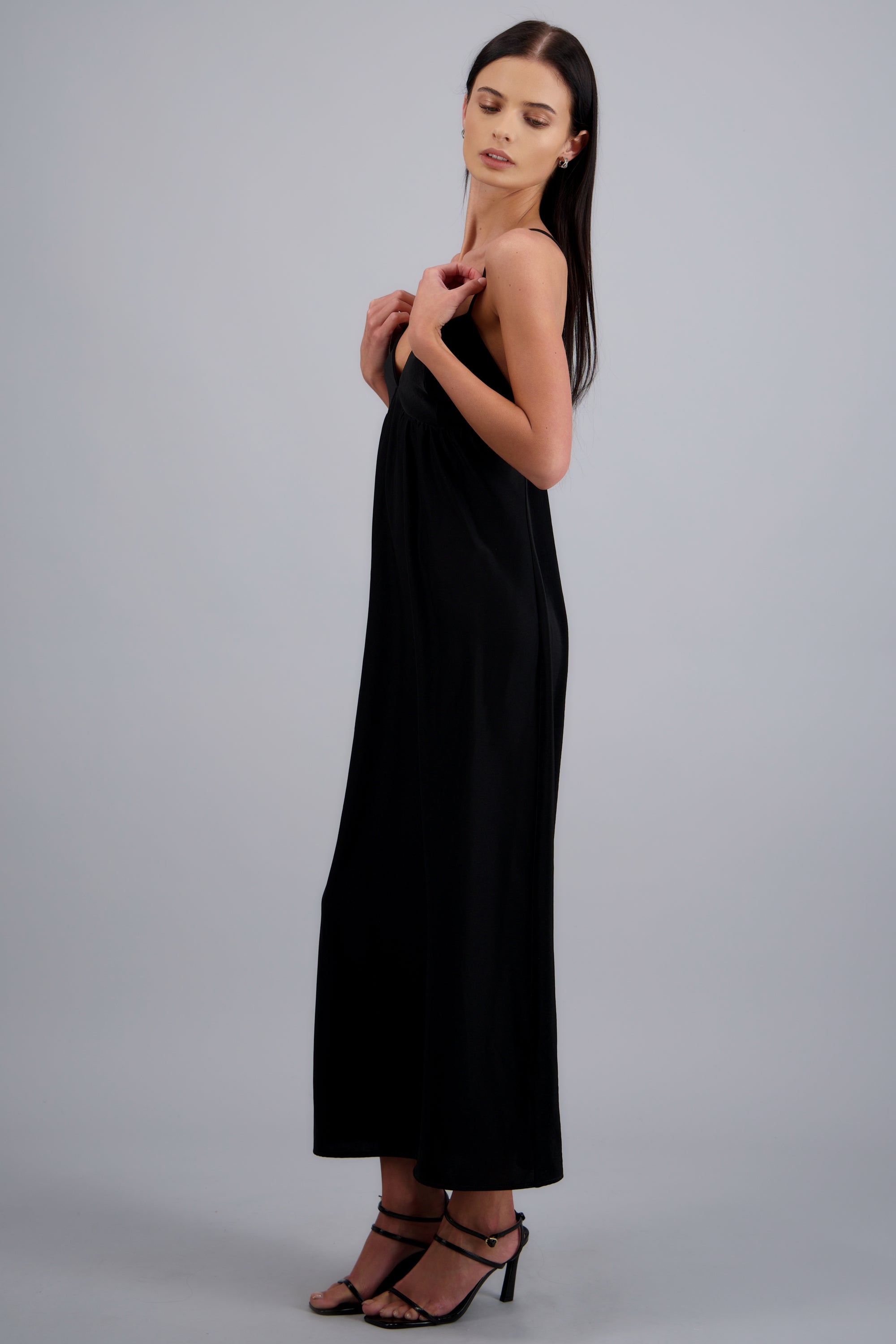 Vestido maxi detalle tirantes NEGRO
