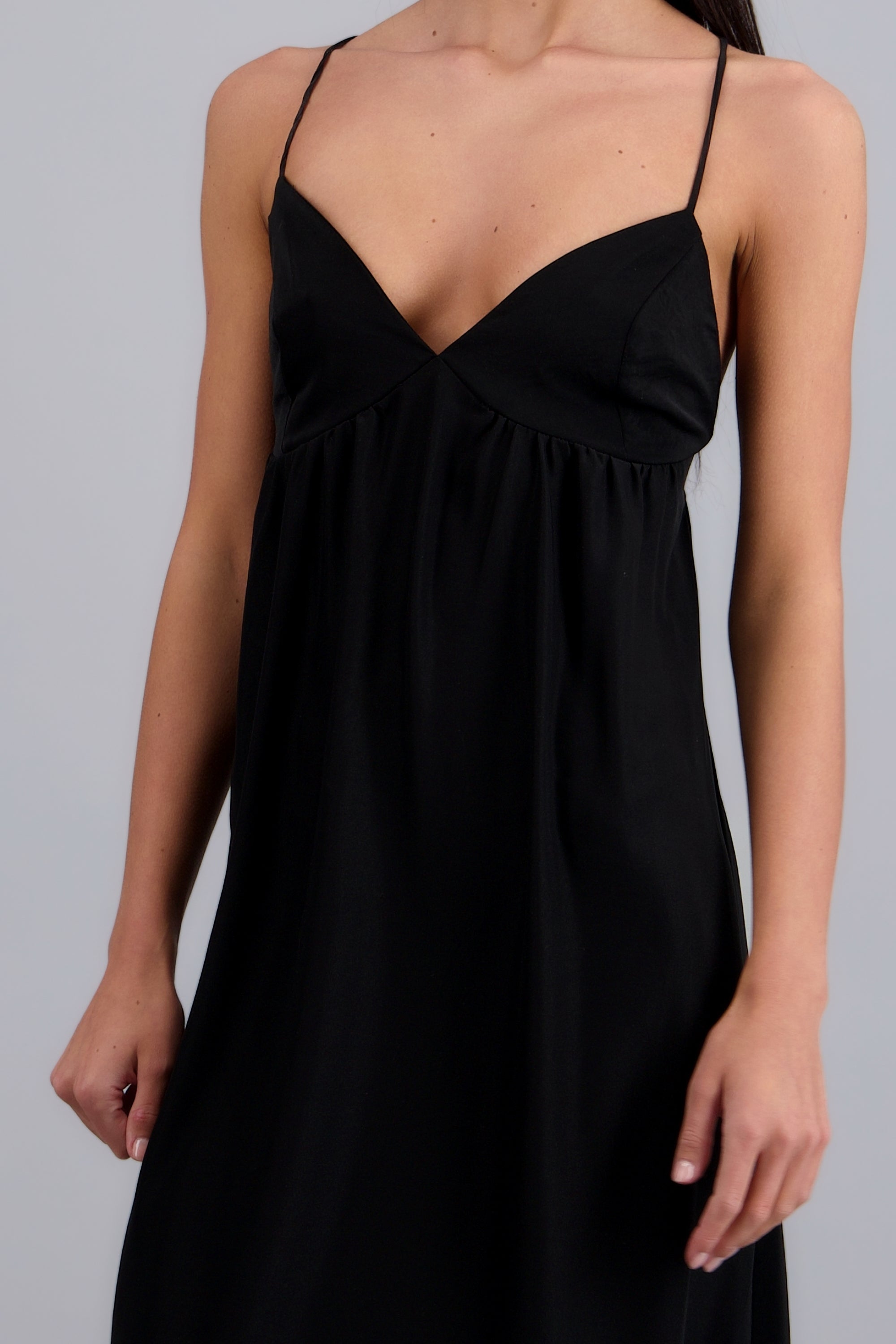 Vestido maxi detalle tirantes NEGRO