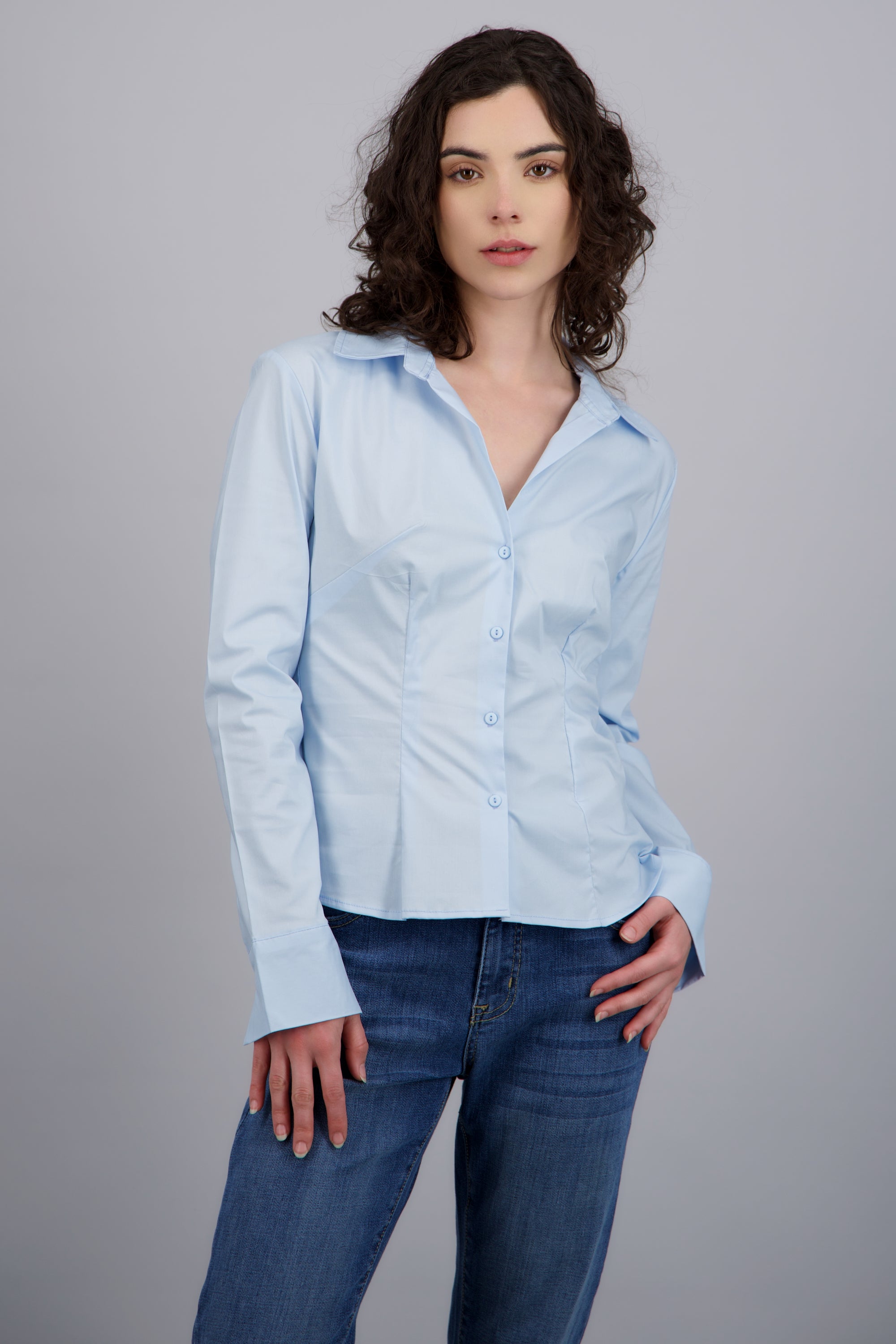 Camisa manga larga detalle cortes AZUL PASTEL