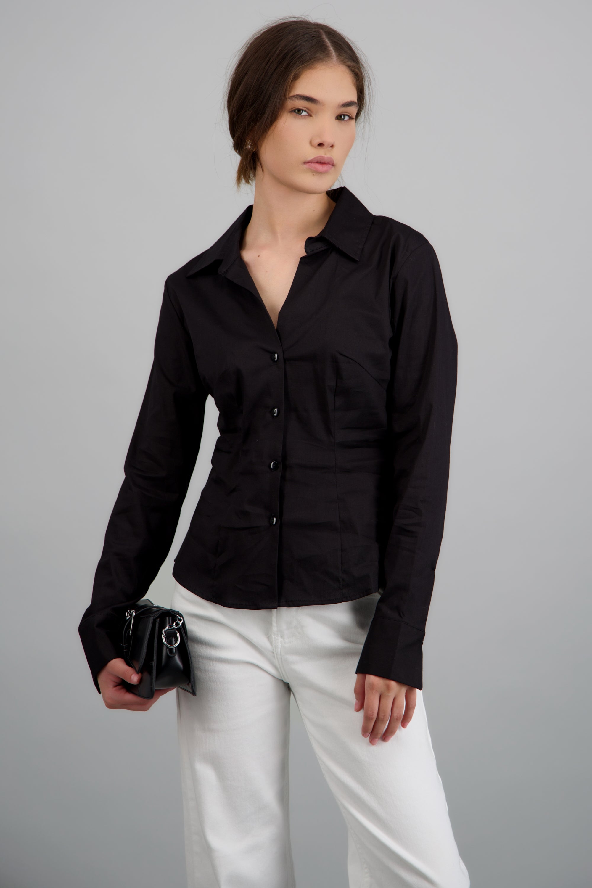 Camisa manga larga detalle cortes NEGRO
