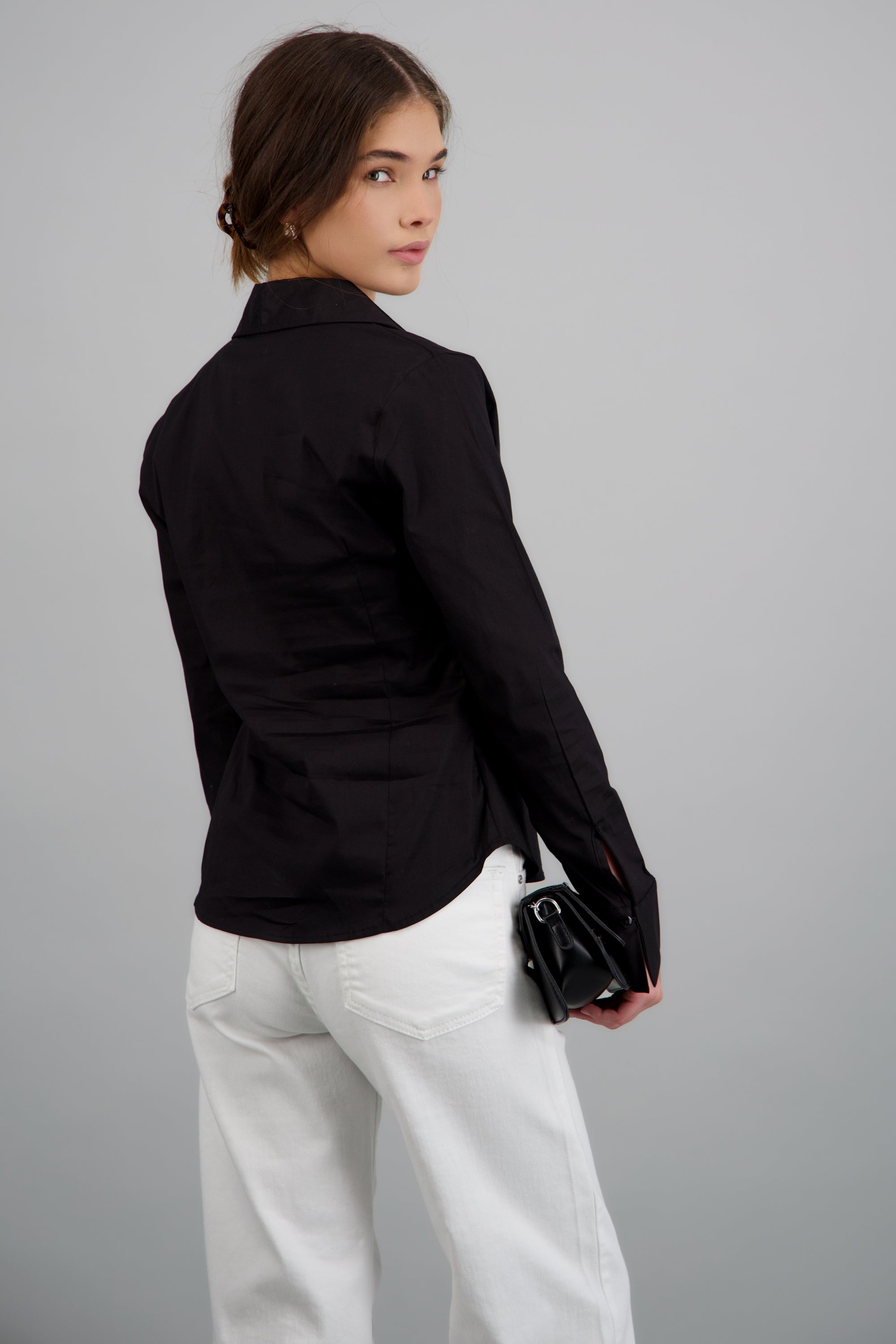 Camisa manga larga detalle cortes NEGRO