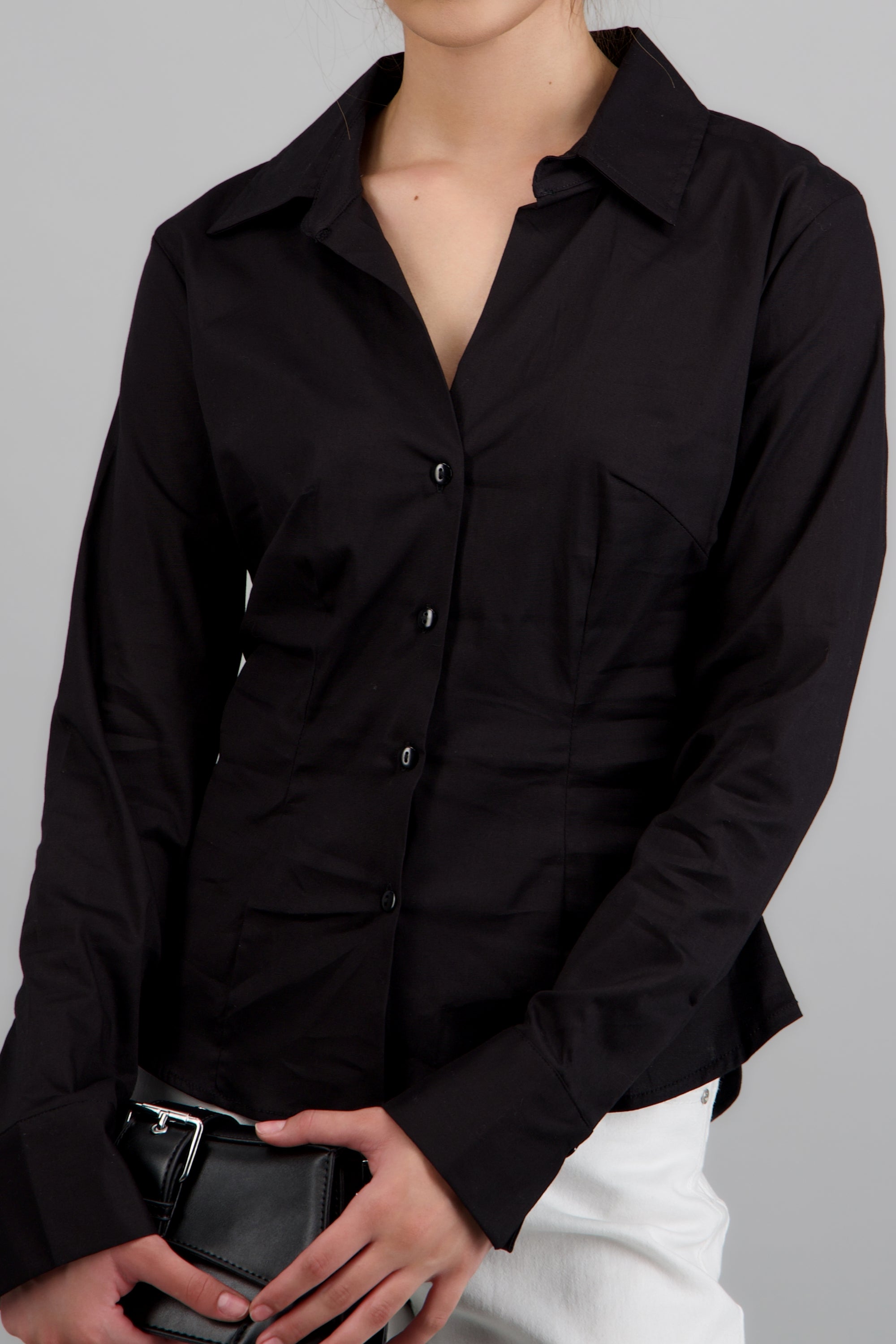 Camisa manga larga detalle cortes NEGRO