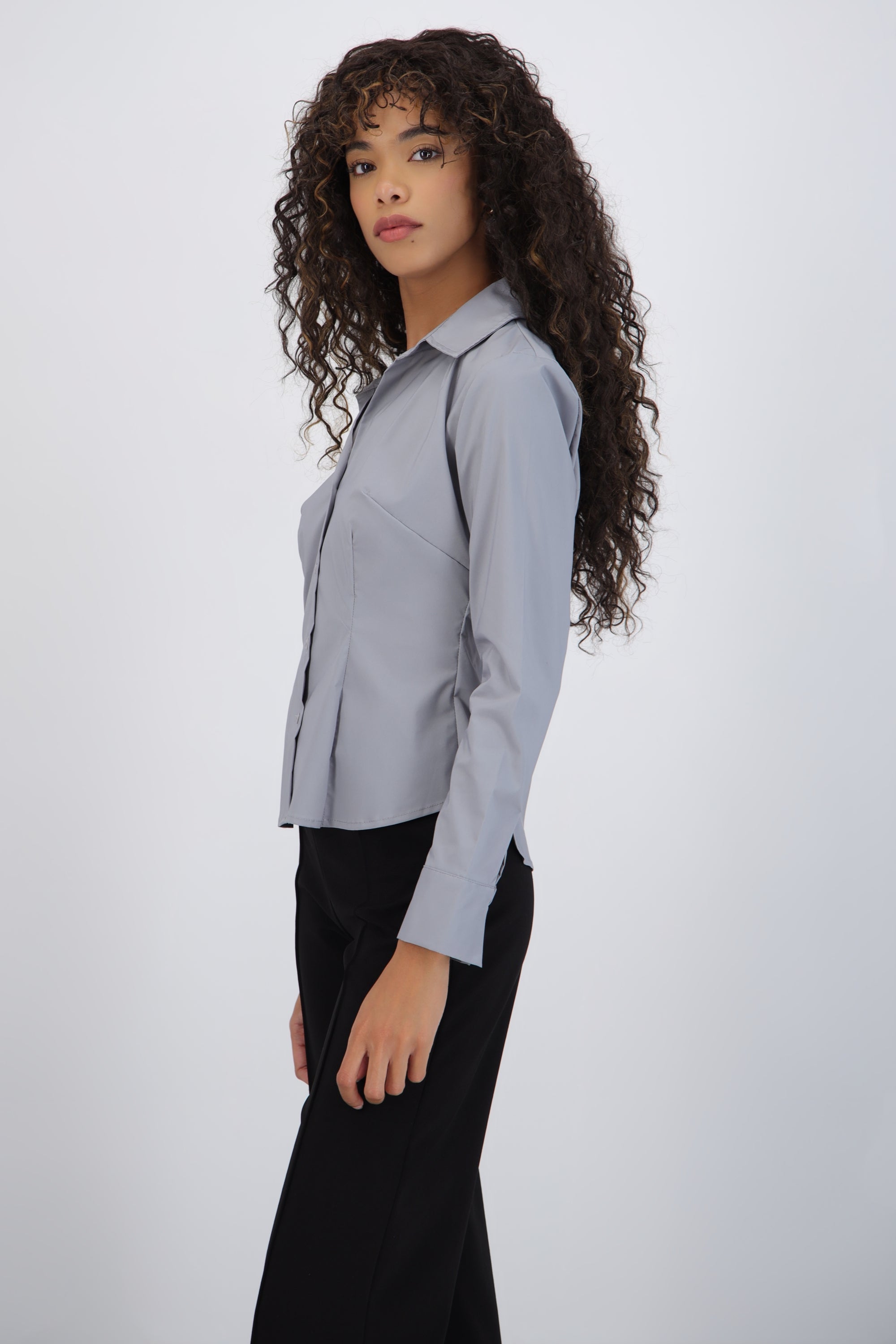 Camisa manga larga detalle cortes