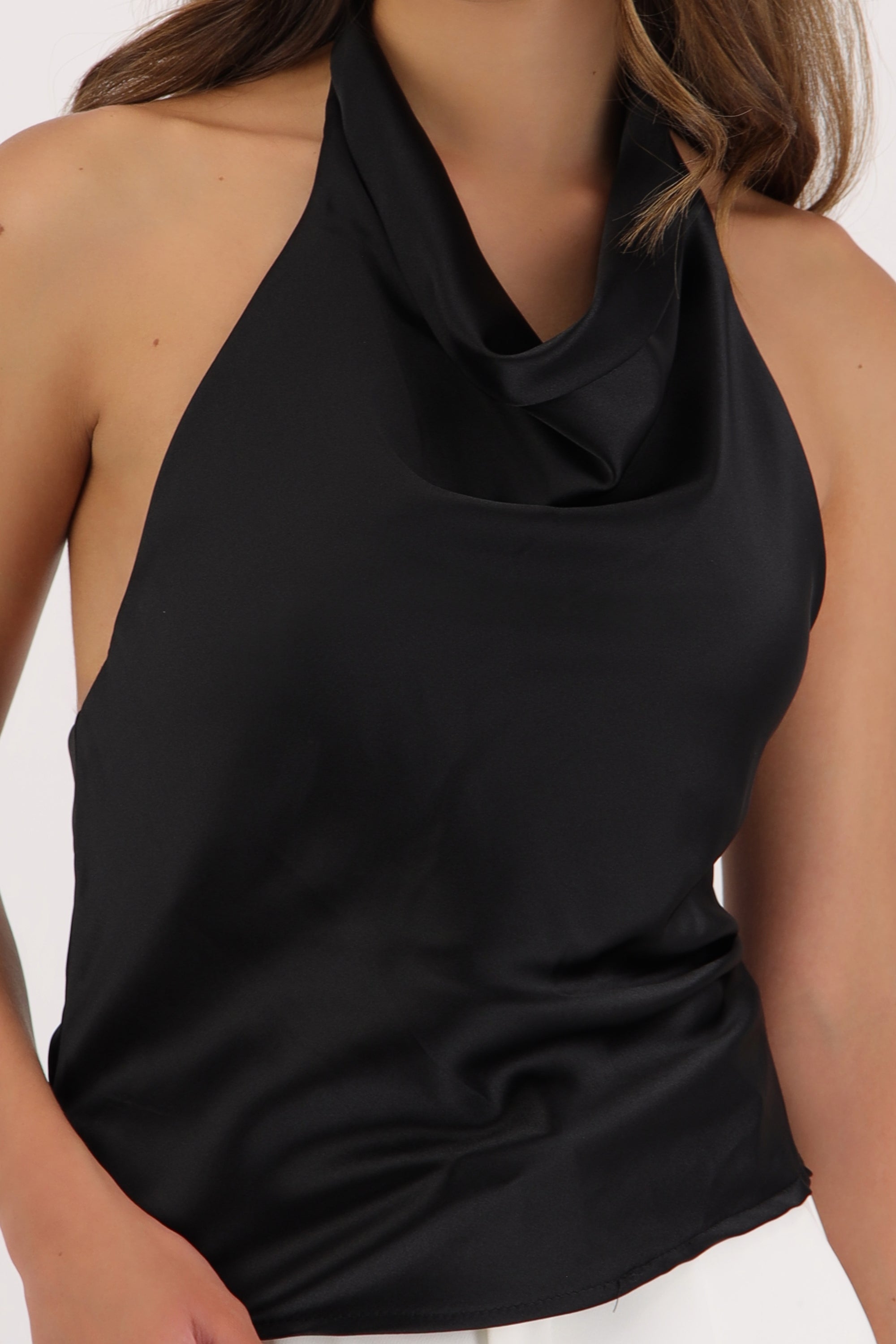 top halter cuello cascada NEGRO