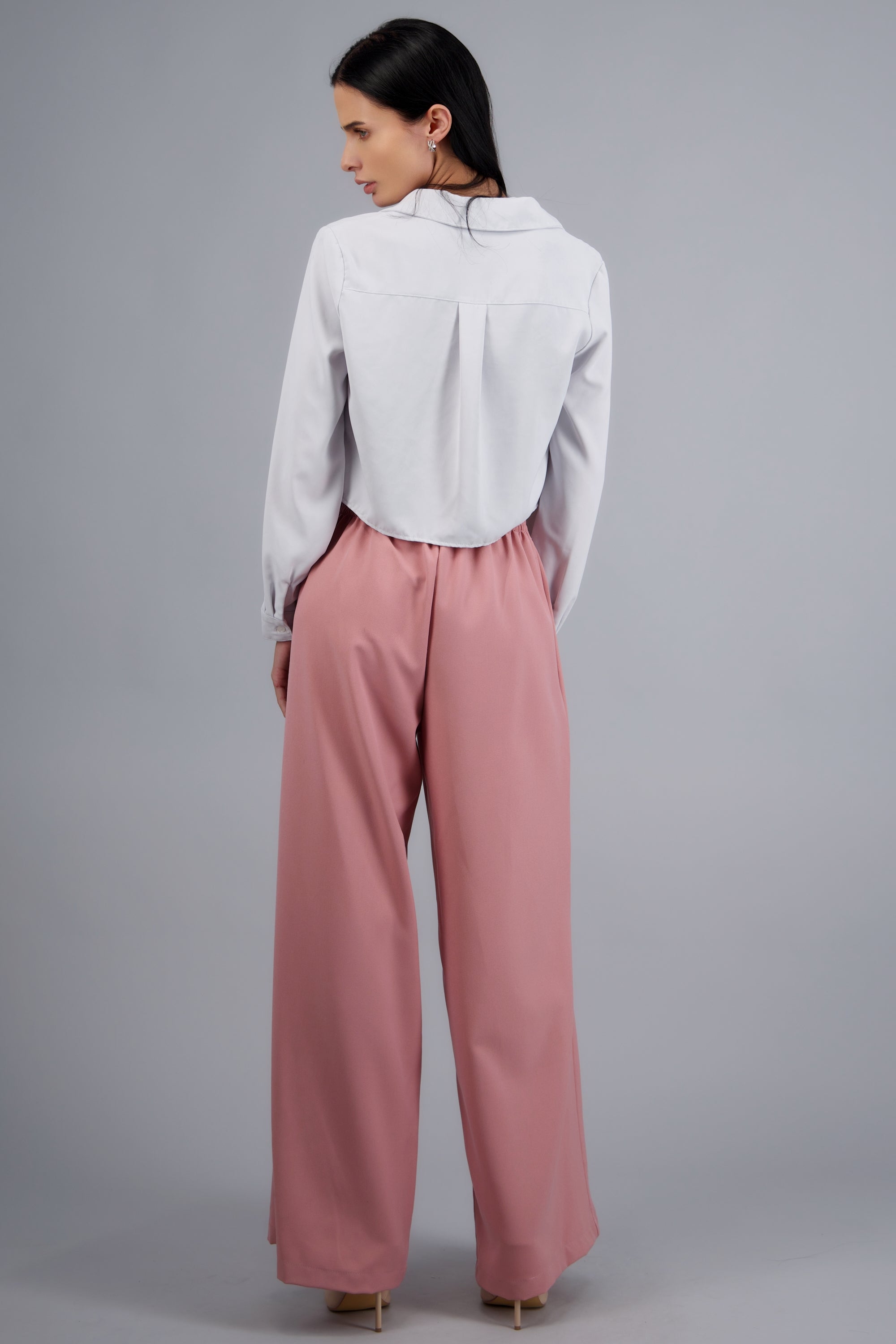 pantalon recto detalle pinzas PALO DE ROSA