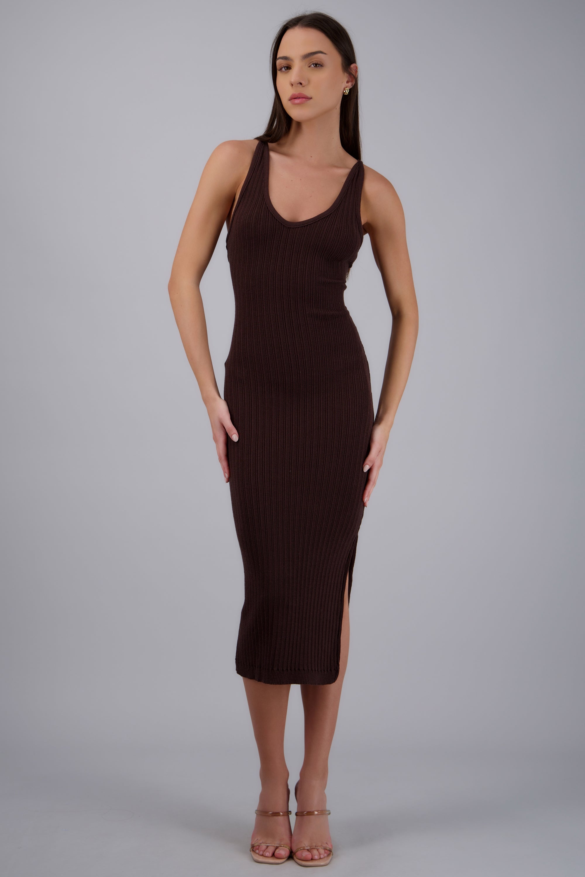 Vestido maxi detalle argolla espalda CHOCOLATE