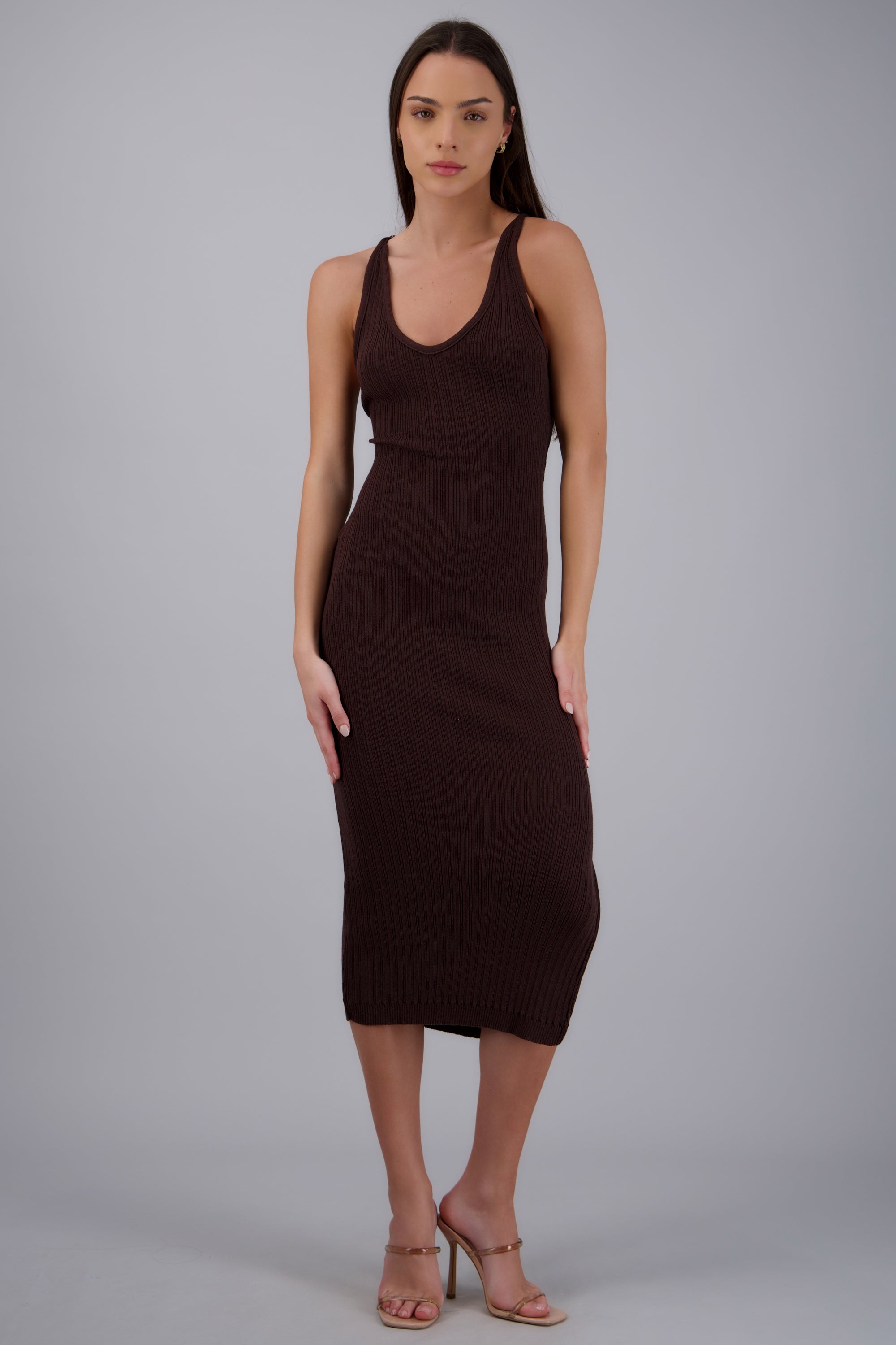 Vestido maxi detalle argolla espalda CHOCOLATE