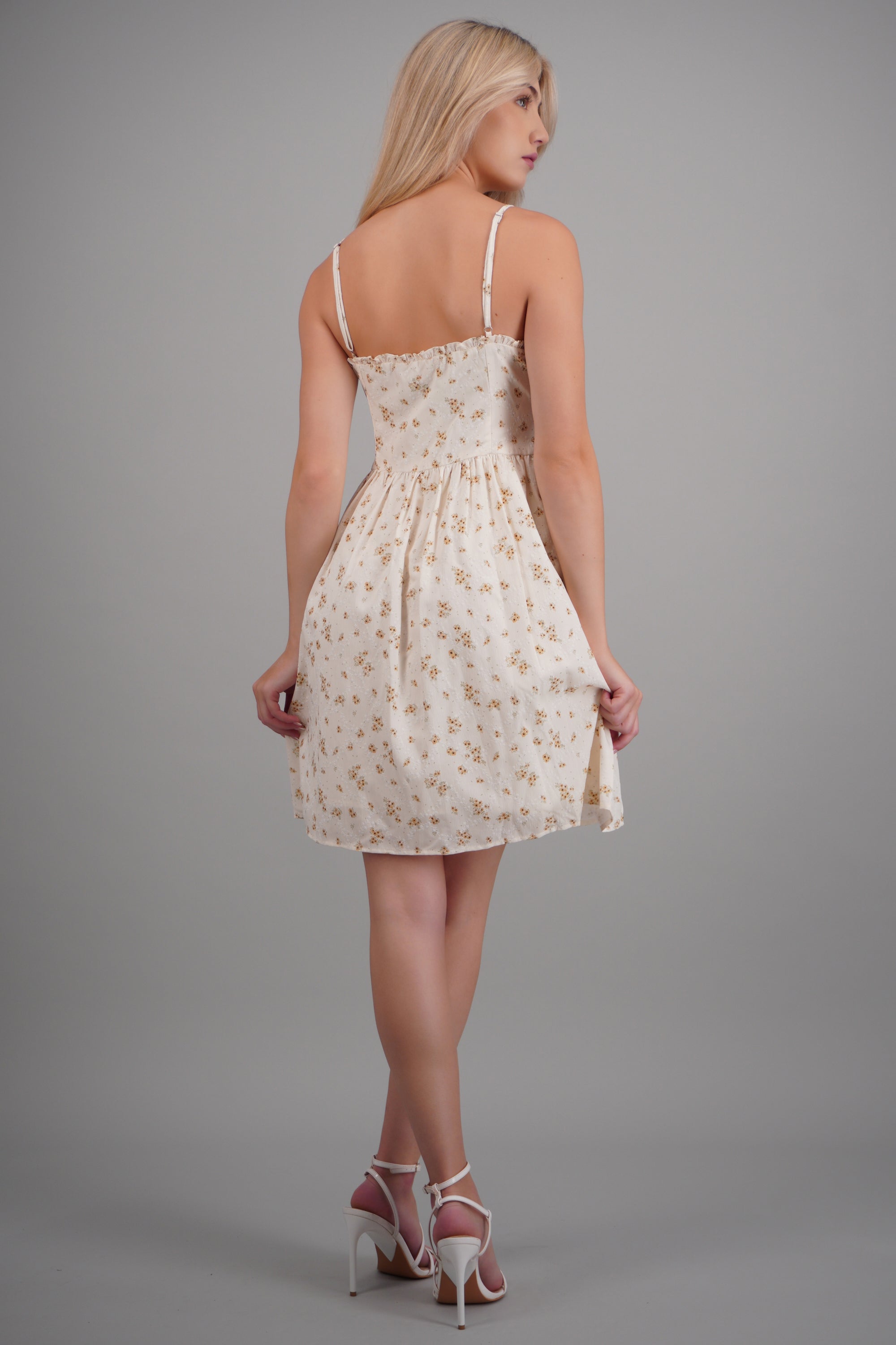 Vestido tirantes floreado CREMA