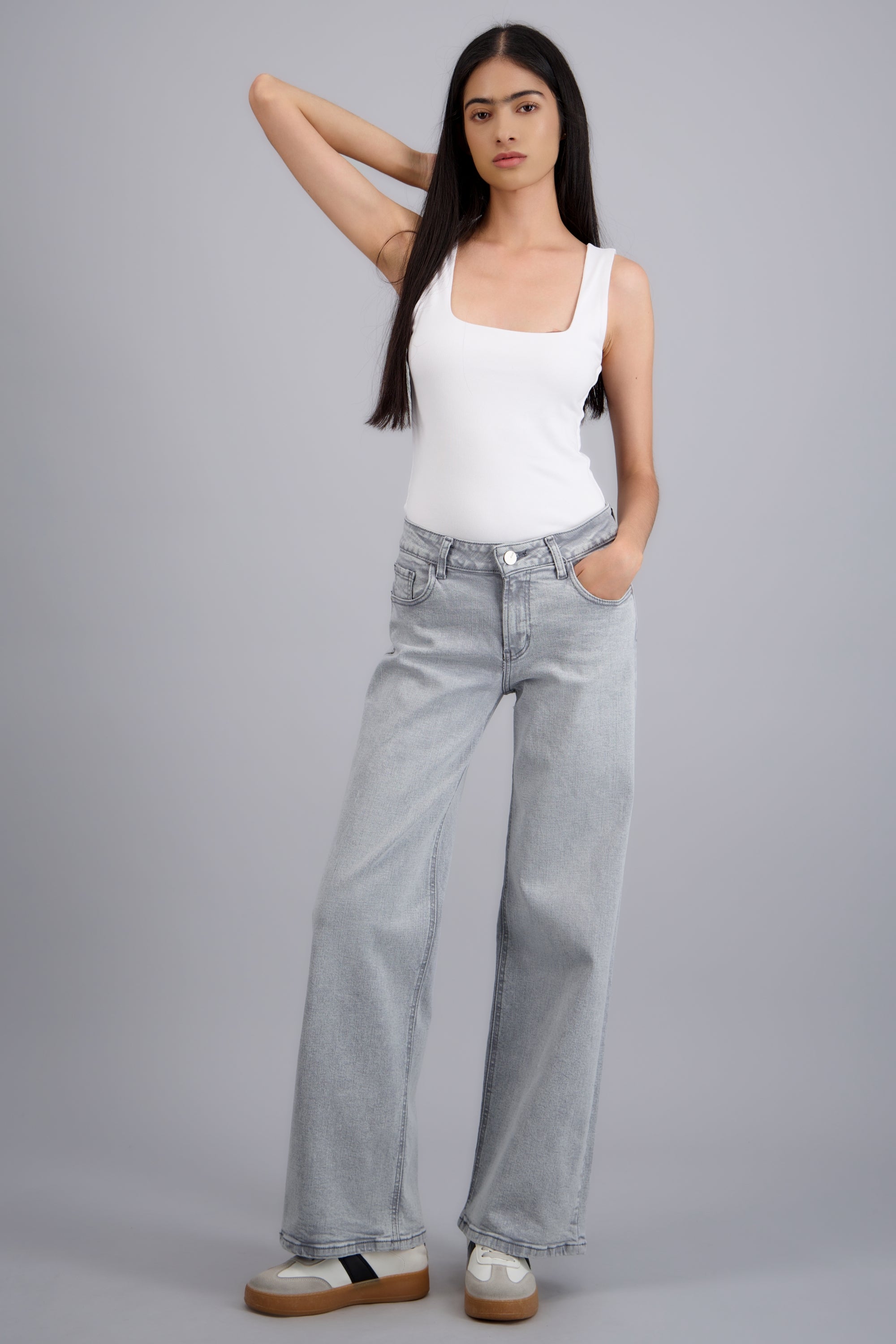 Jeans wide leg cintura baja deslavado GRIS CLARO