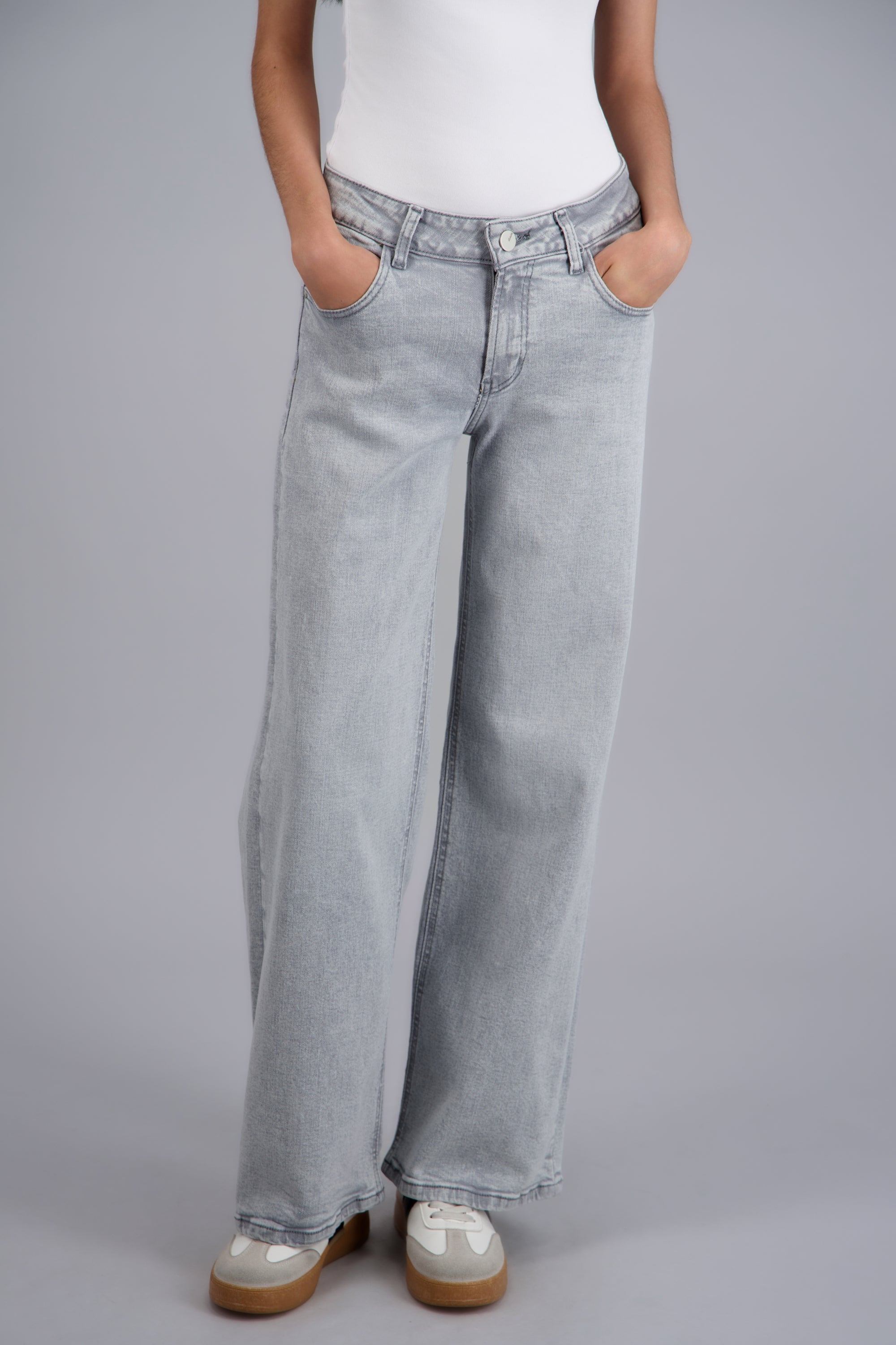 Jeans wide leg cintura baja deslavado GRIS CLARO
