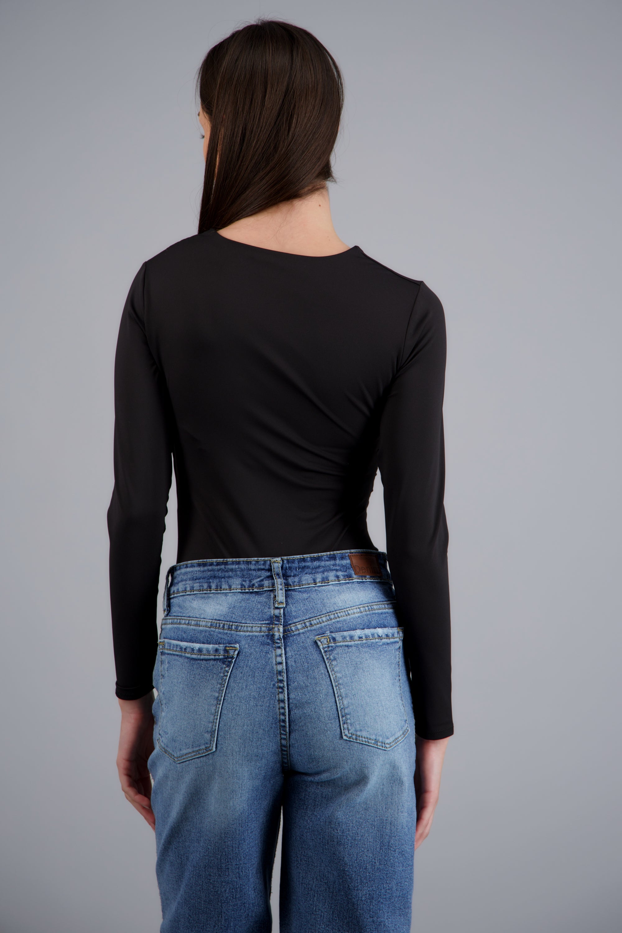 Body manga larga cuello redondo detalle frunce NEGRO