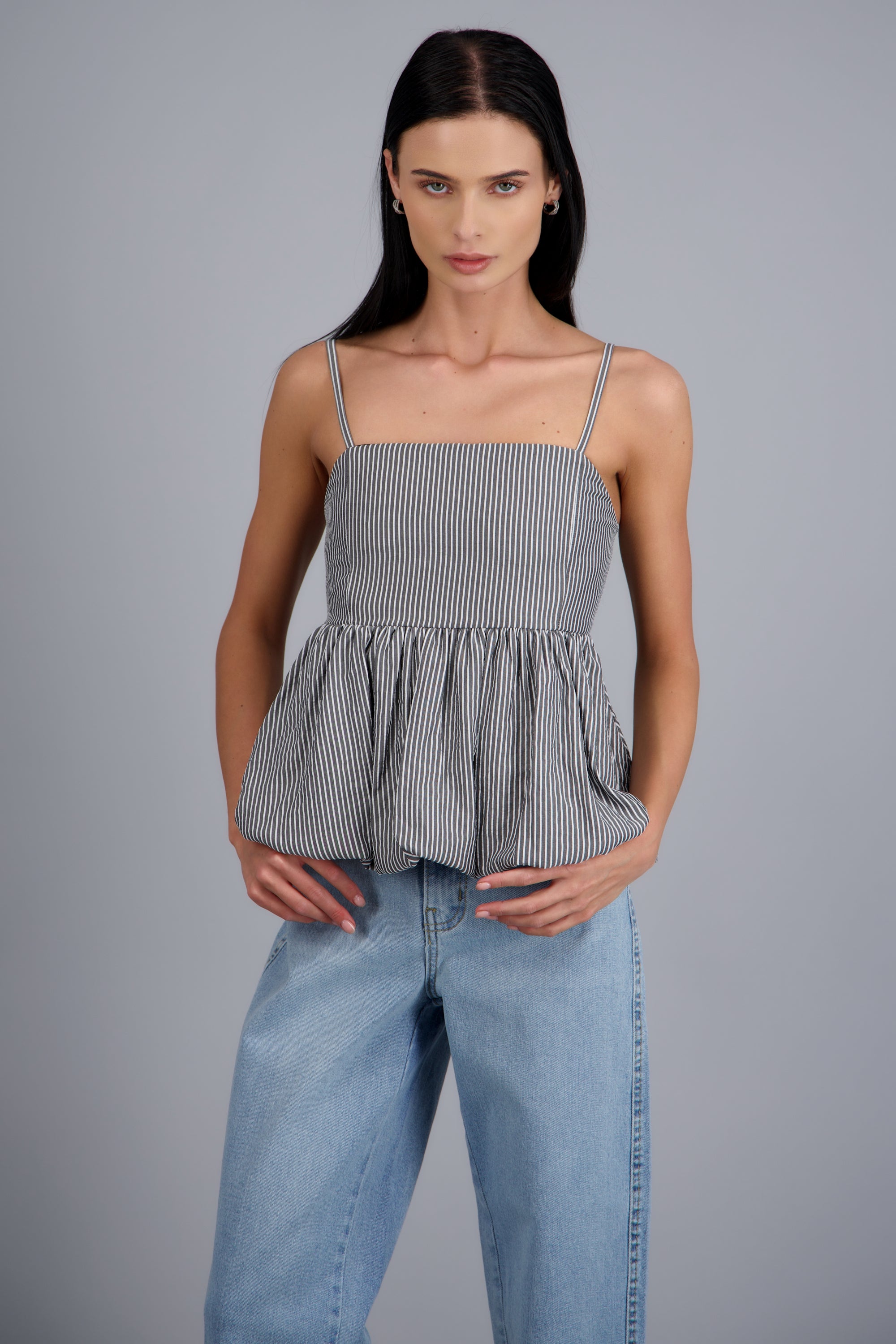 Top con tirantes peplum GRIS COMBO