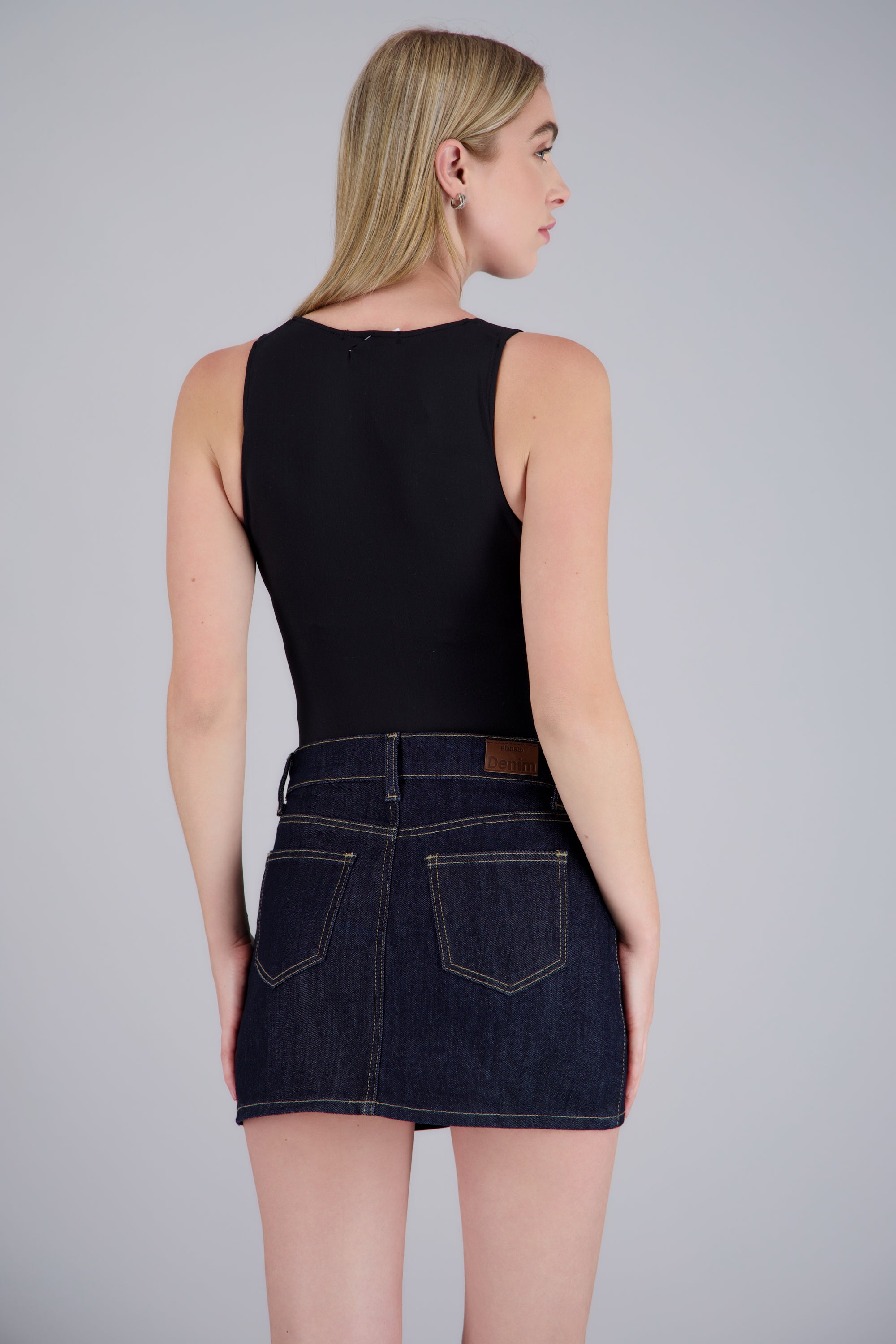 Body cuello redondo sin mangas NEGRO