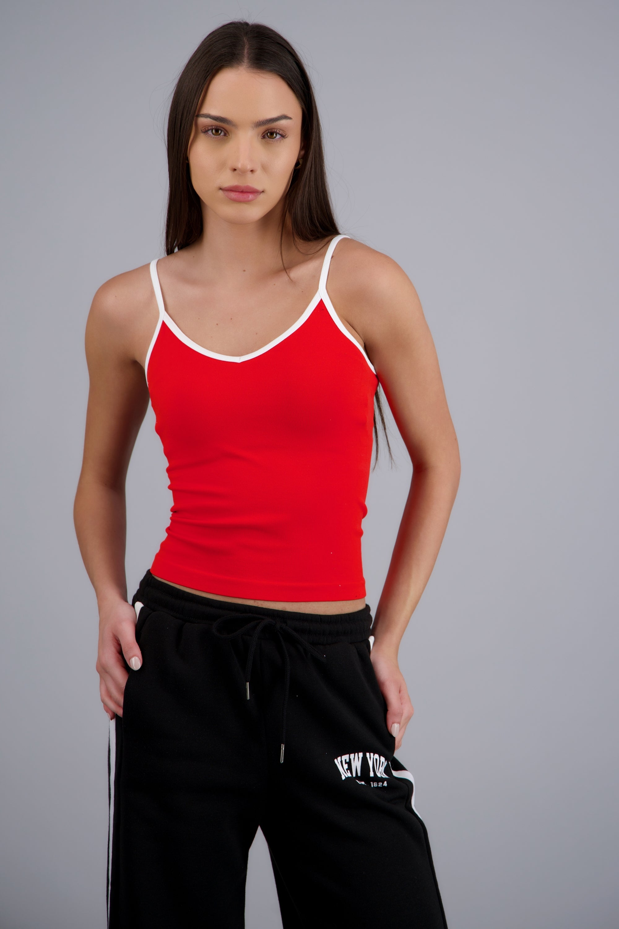 Top tirantes escote en V con contraste ROJO