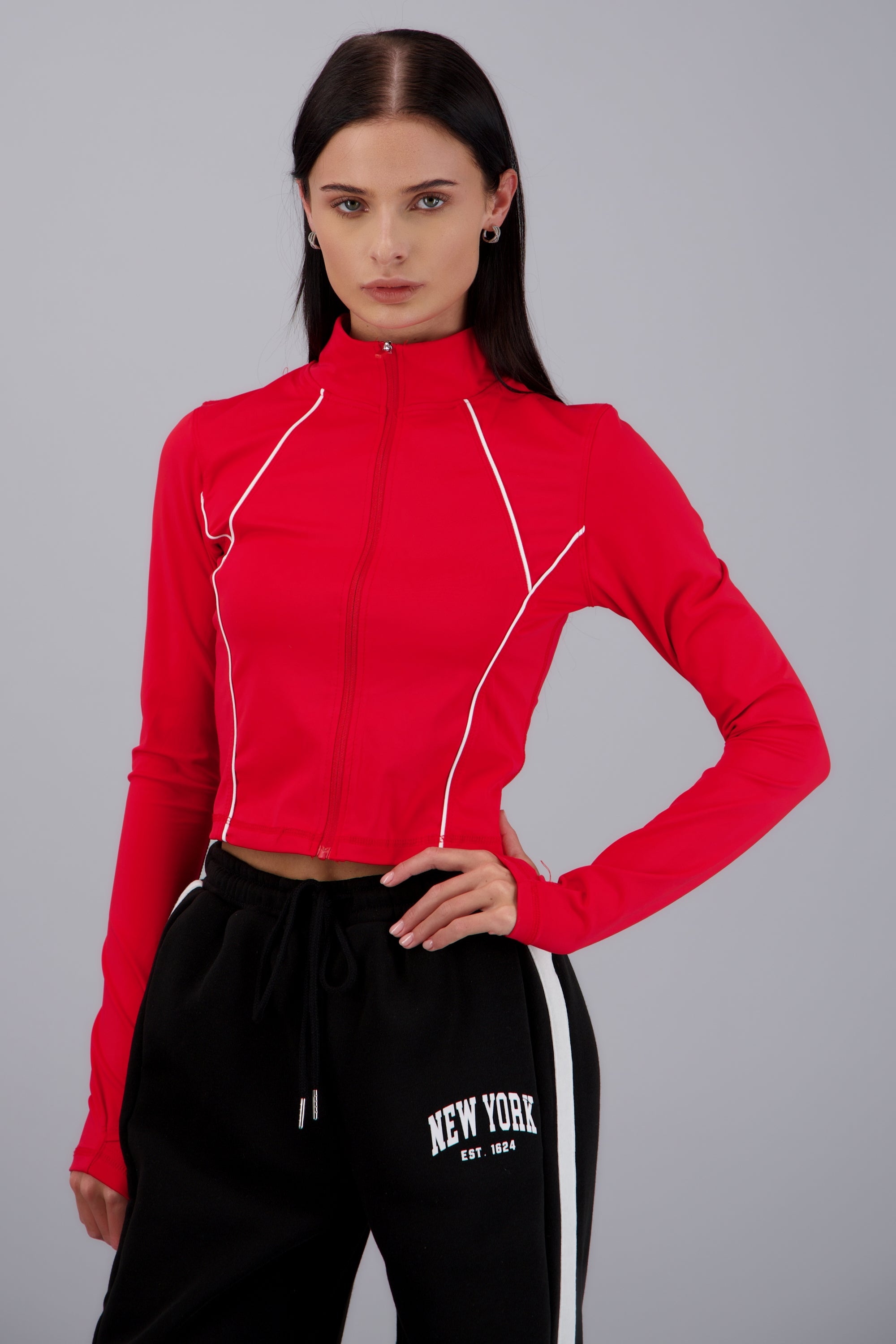 Chamarra active detalle contraste ROJO COMBO