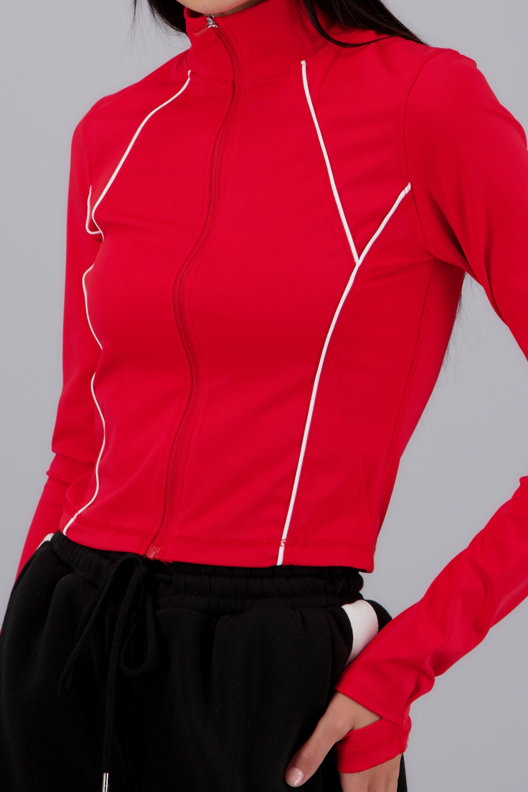 Chamarra active detalle contraste ROJO COMBO