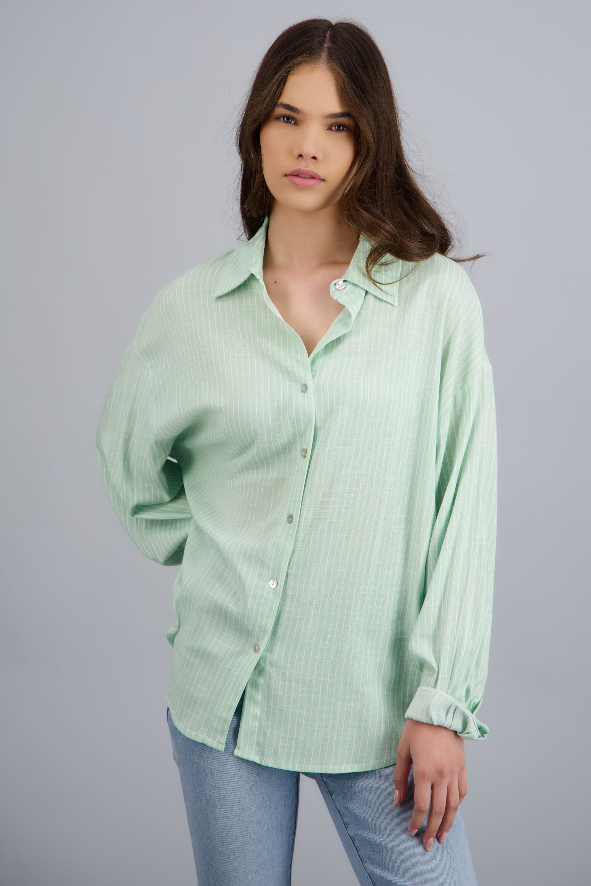 Camisa oversized manga doblada VERDE CLARO