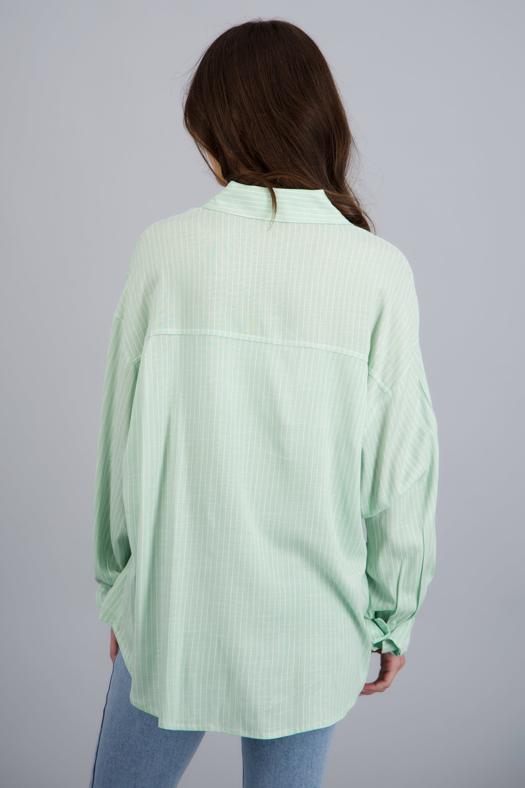 Camisa oversized manga doblada VERDE CLARO