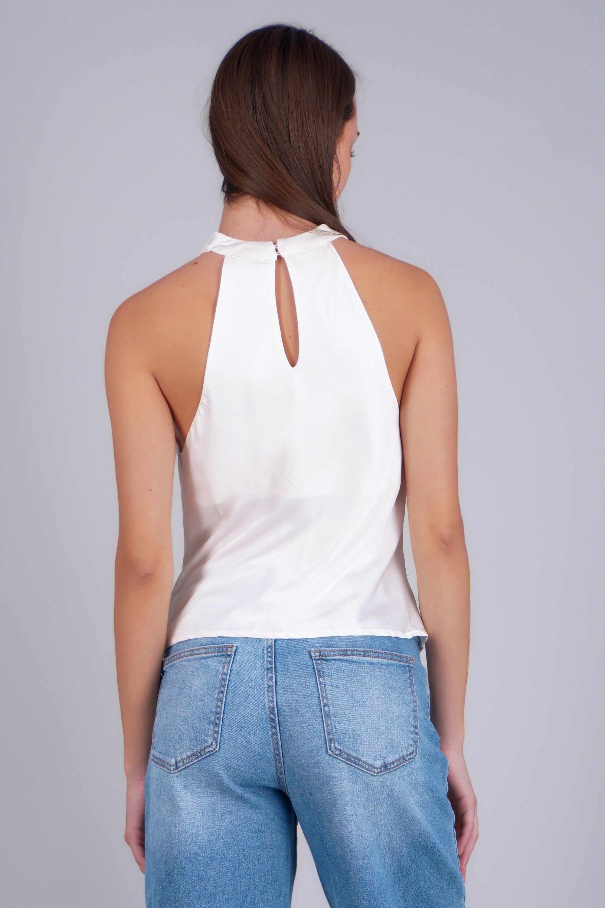 Blusa halter satin detalle herraje HUESO
