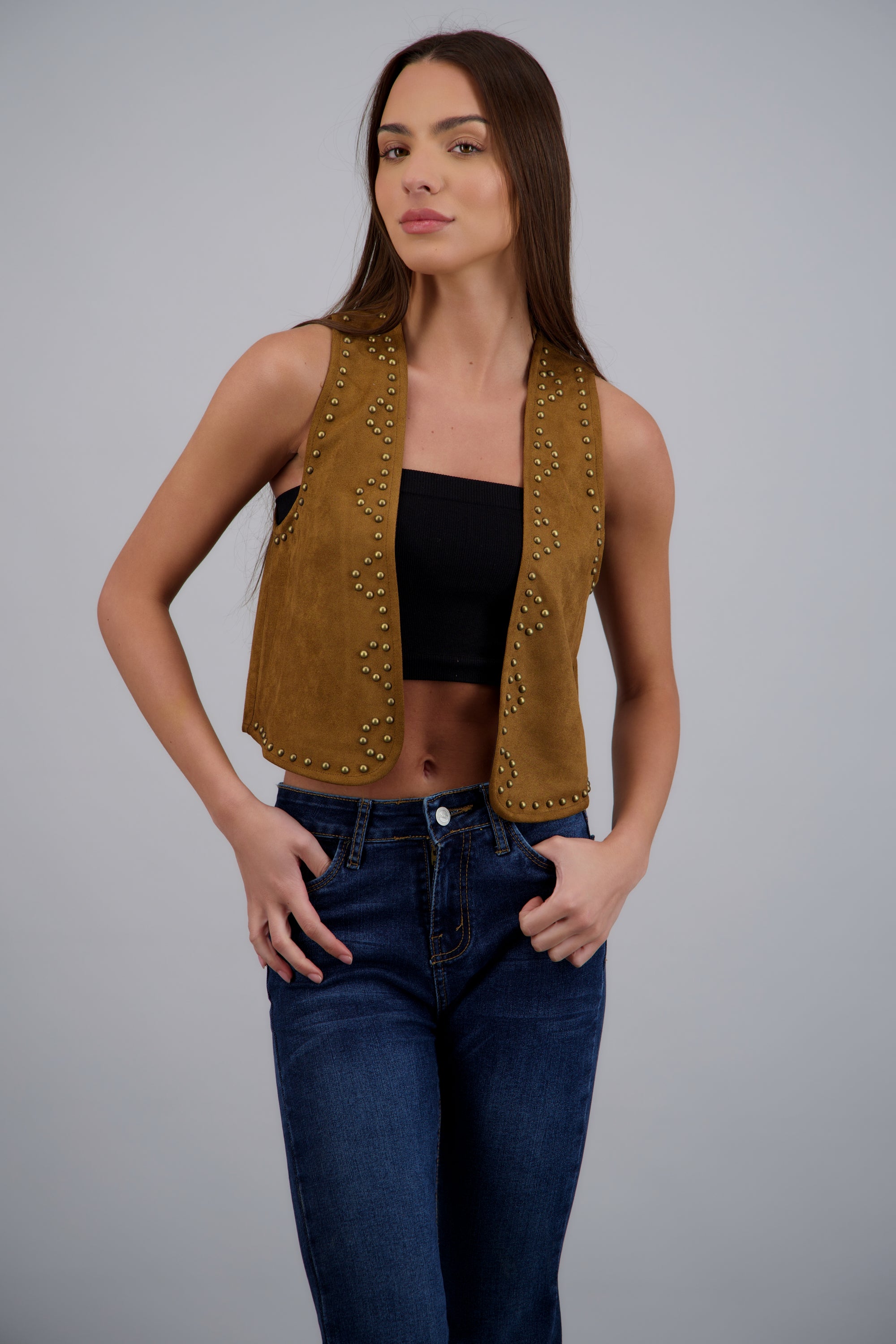 Chaleco suede con estoperoles CAMELLO