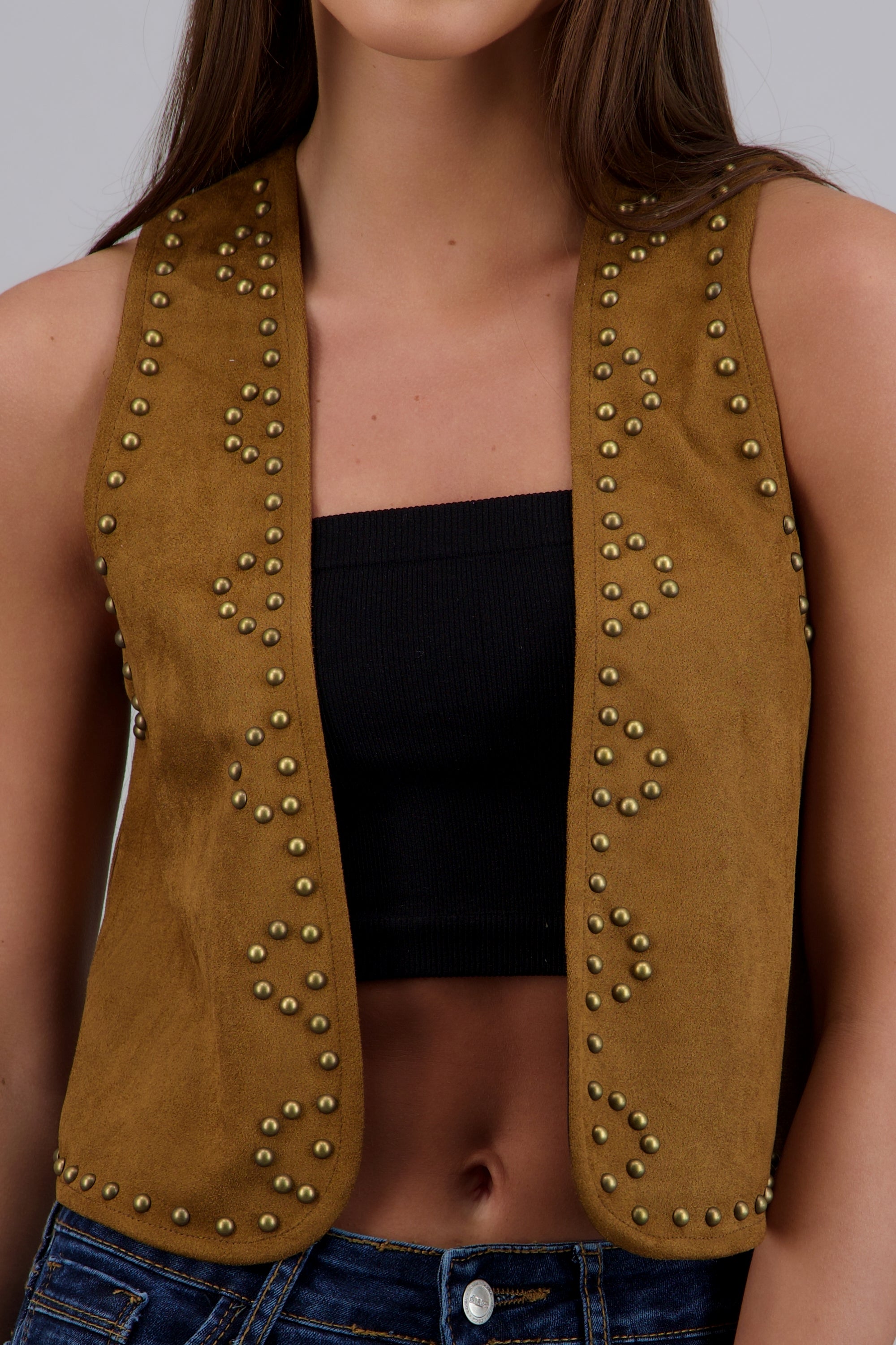 Chaleco suede con estoperoles CAMELLO