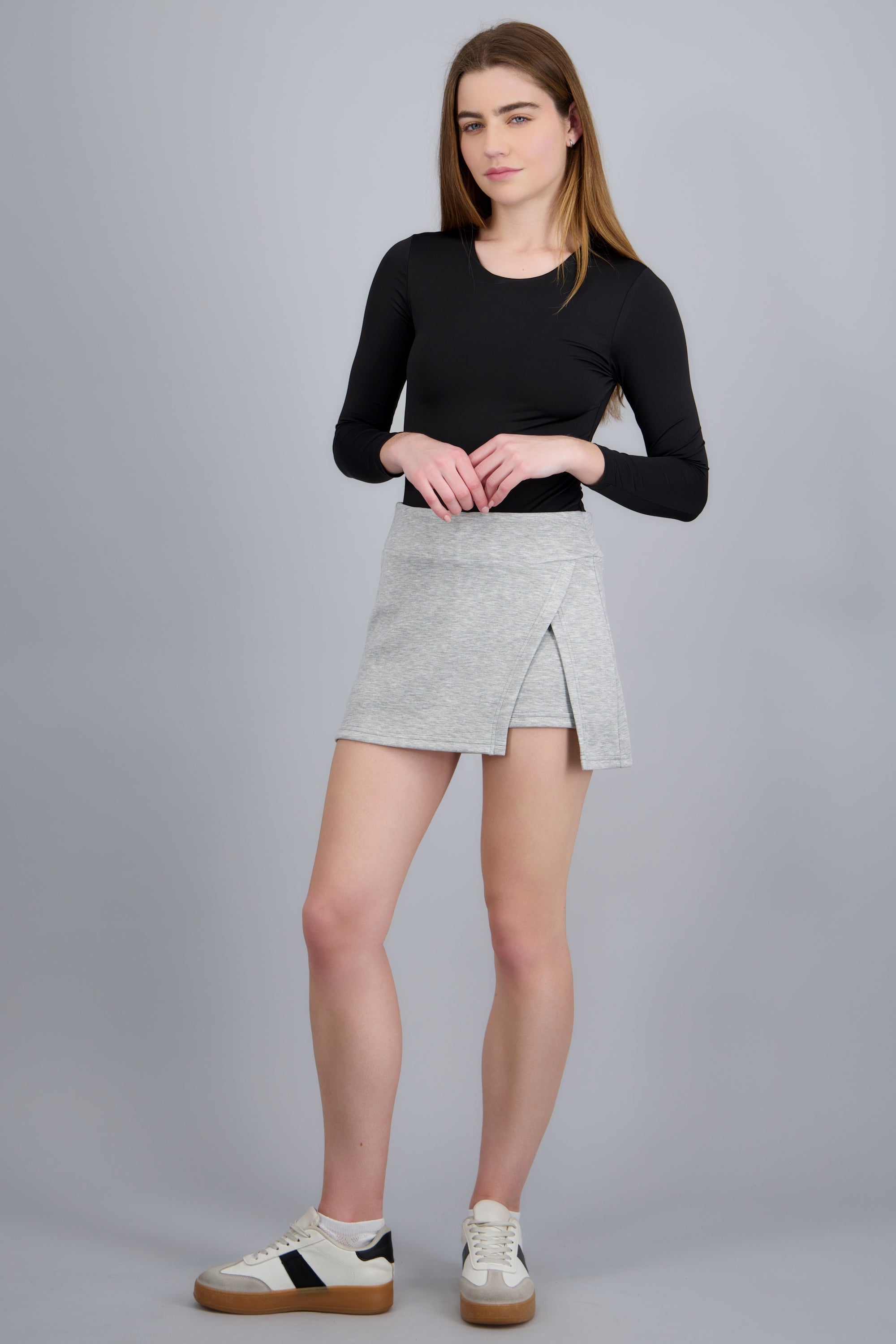 Falda short lisa suave GRIS JASPE