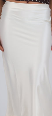 Falda satinada midi lisa