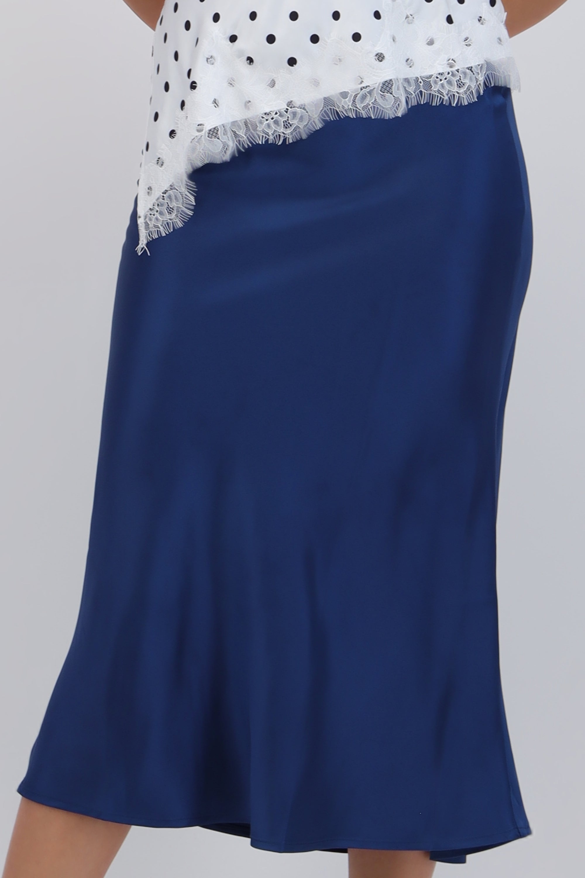 Falda satinada midi lisa AZUL PATO