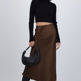 Falda satinada midi lisa
