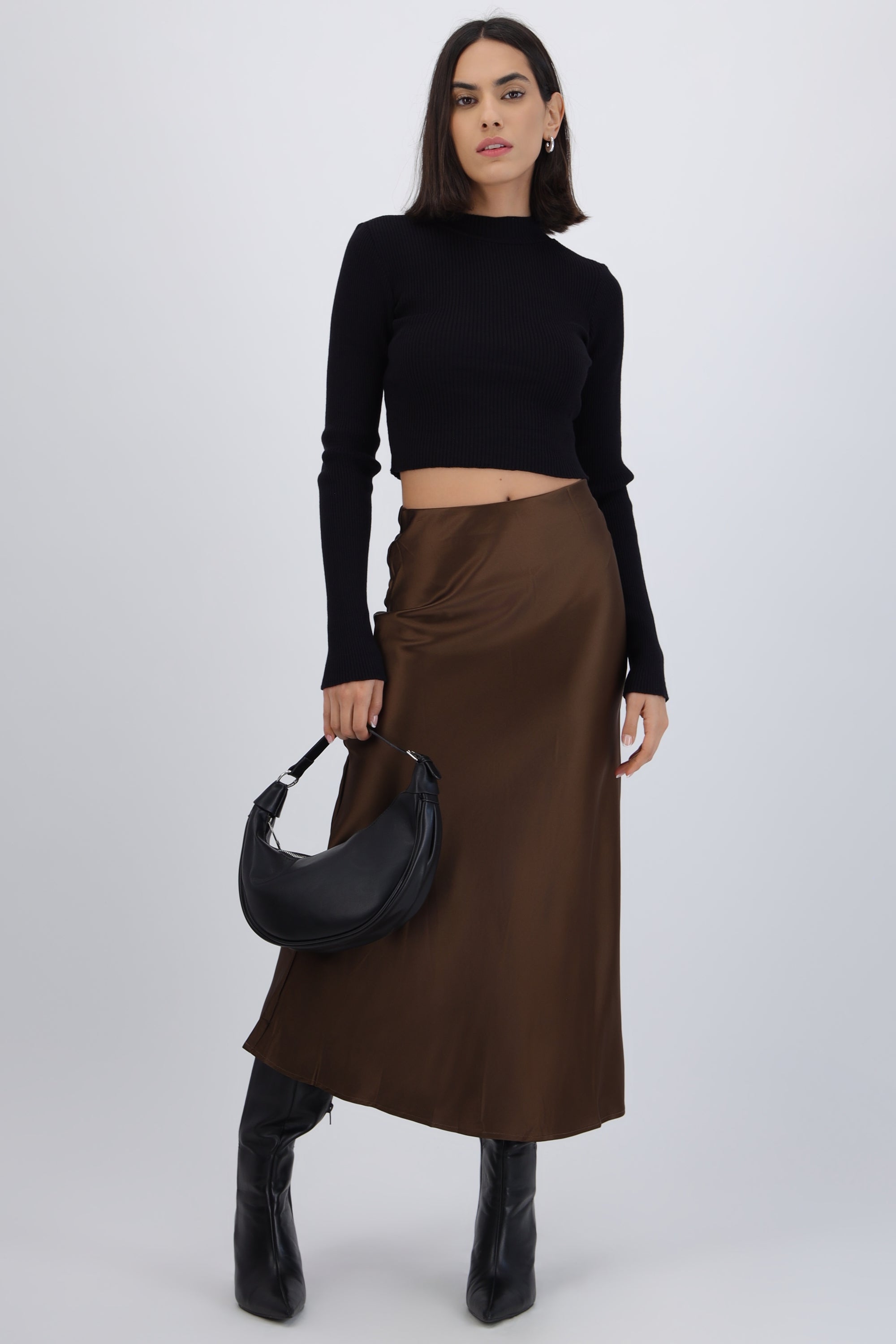 Falda satinada midi lisa