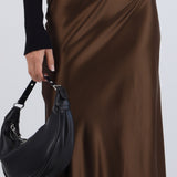 Falda satinada midi lisa