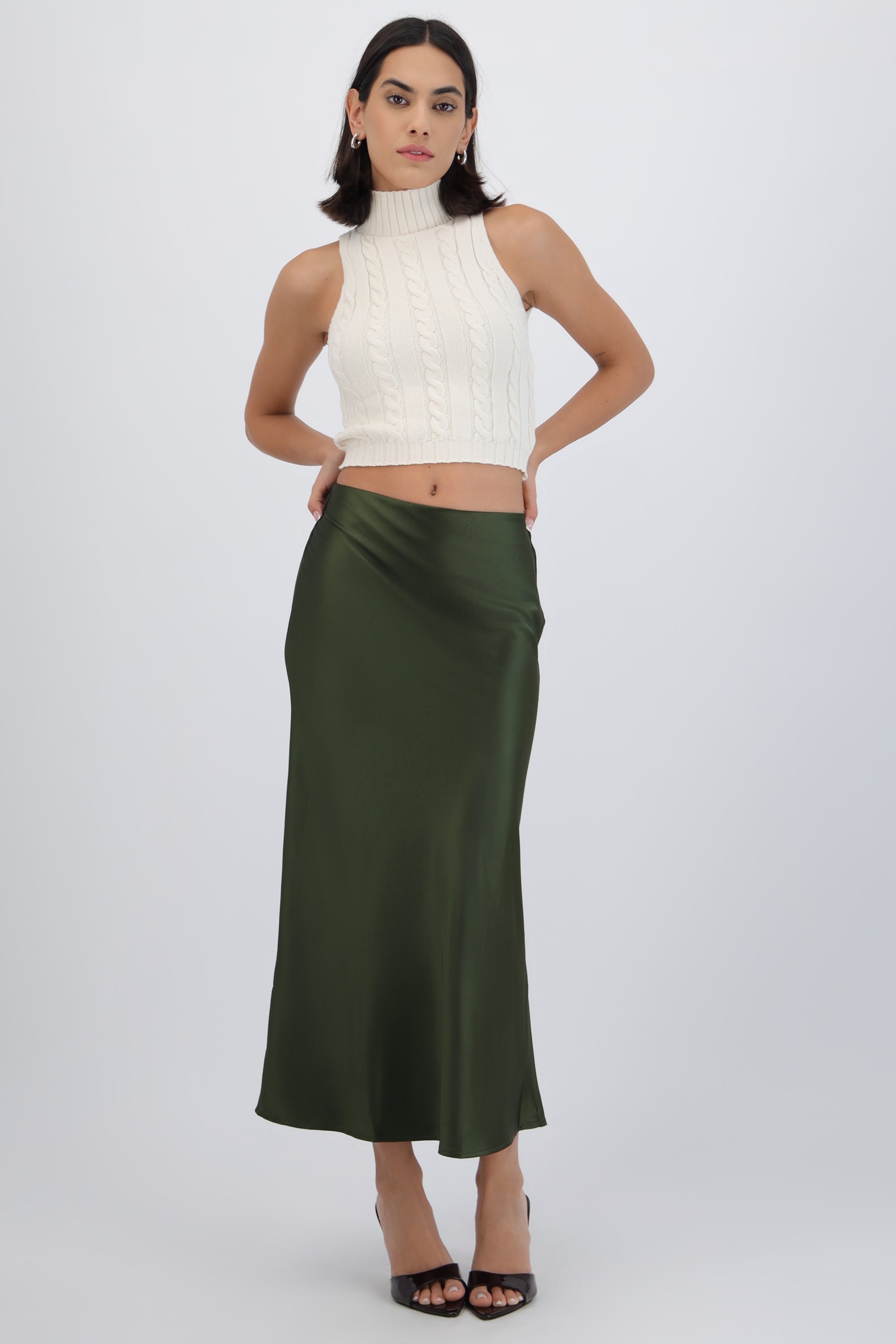 Falda satinada midi lisa OLIVO