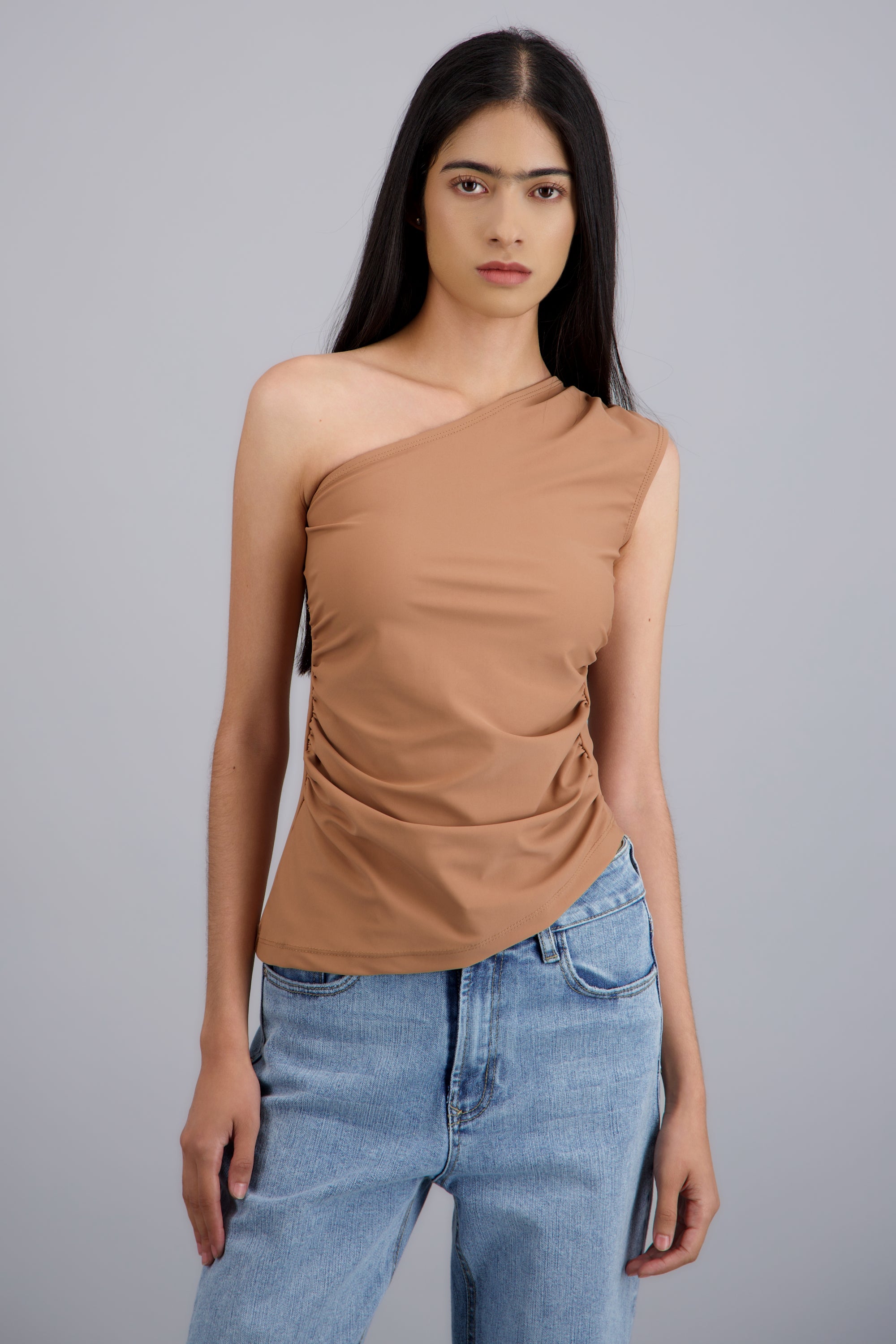 Top off shoulder detalle drapeado CAFE