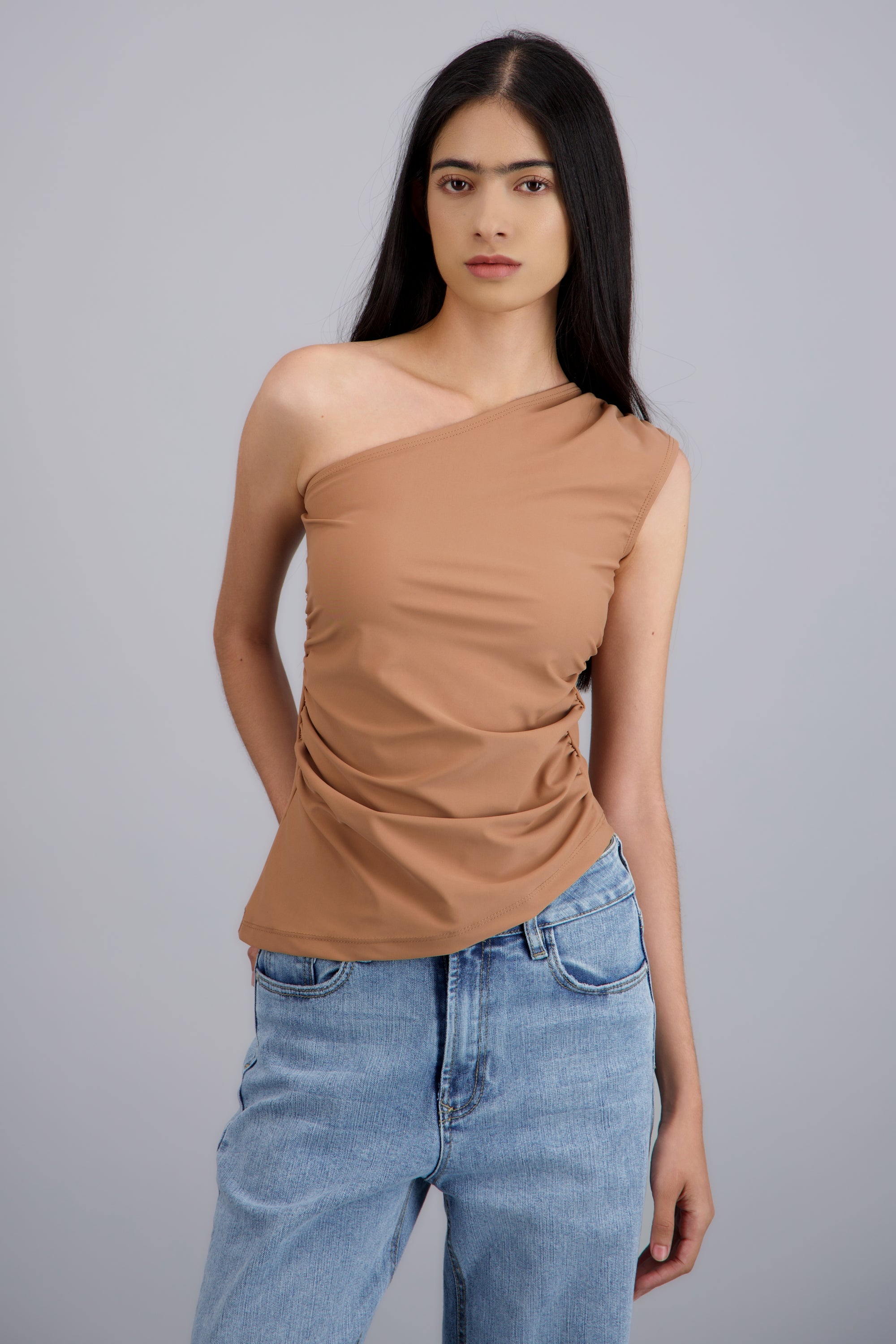 Top off shoulder detalle drapeado CAFE