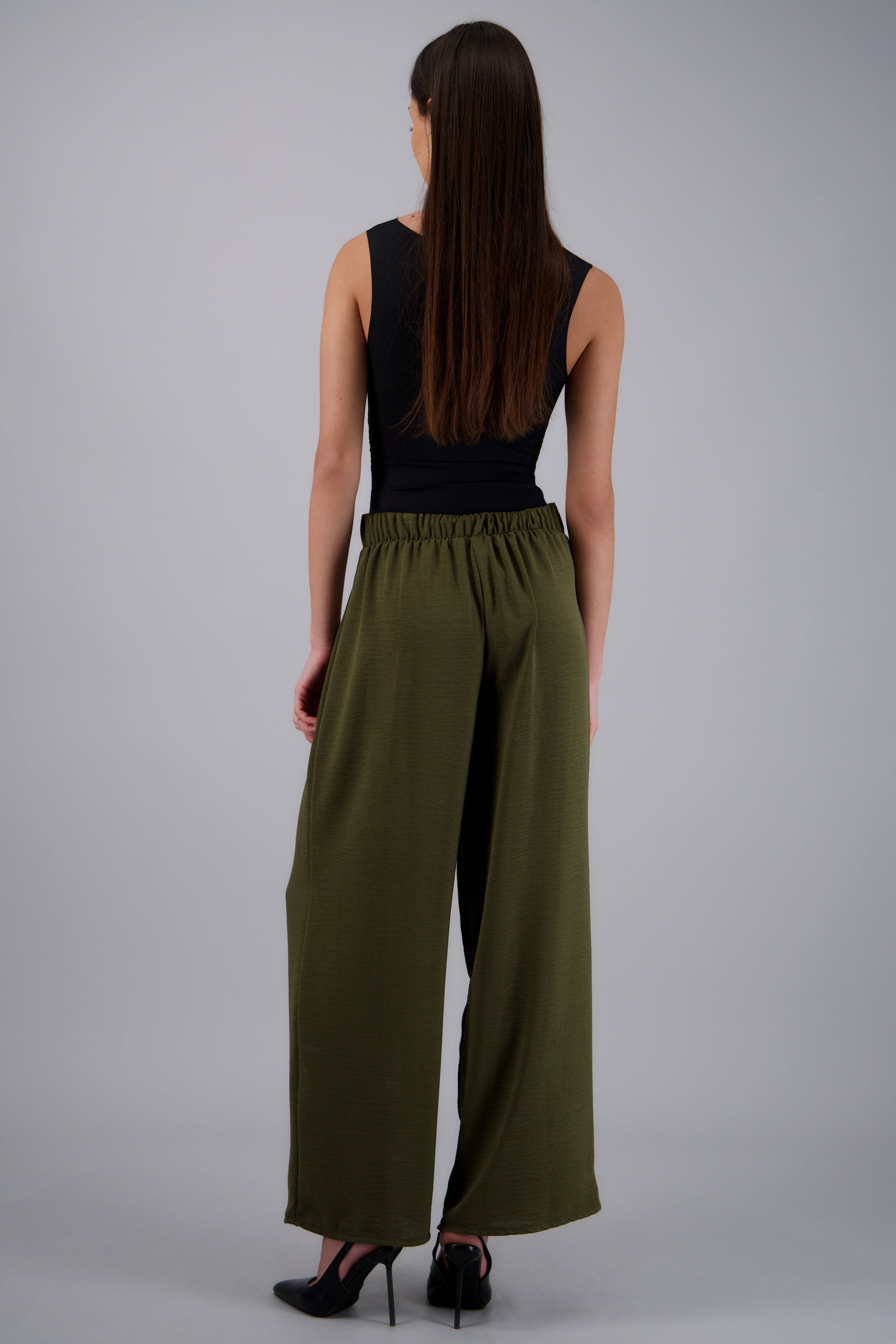 Pantalon wide leg detalle pinzas OLIVO
