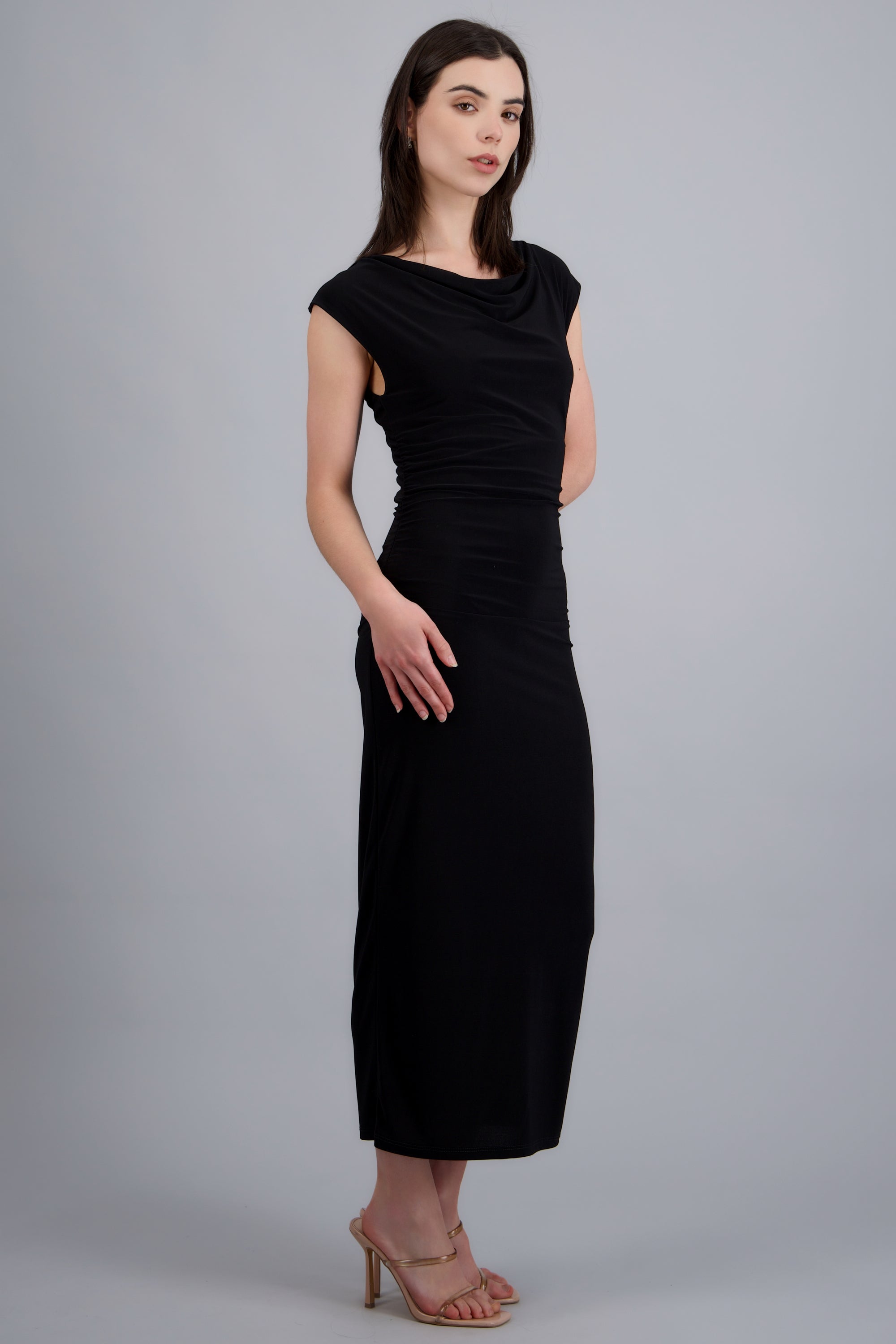Vestido midi efecto drapeado NEGRO