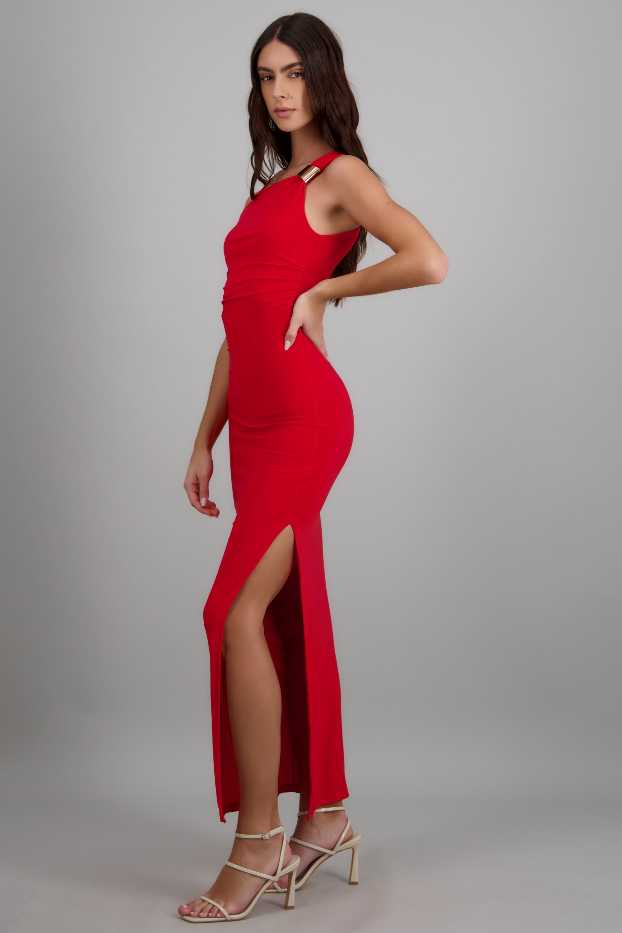 Vestido maxi detalle herraje hombro ROJO