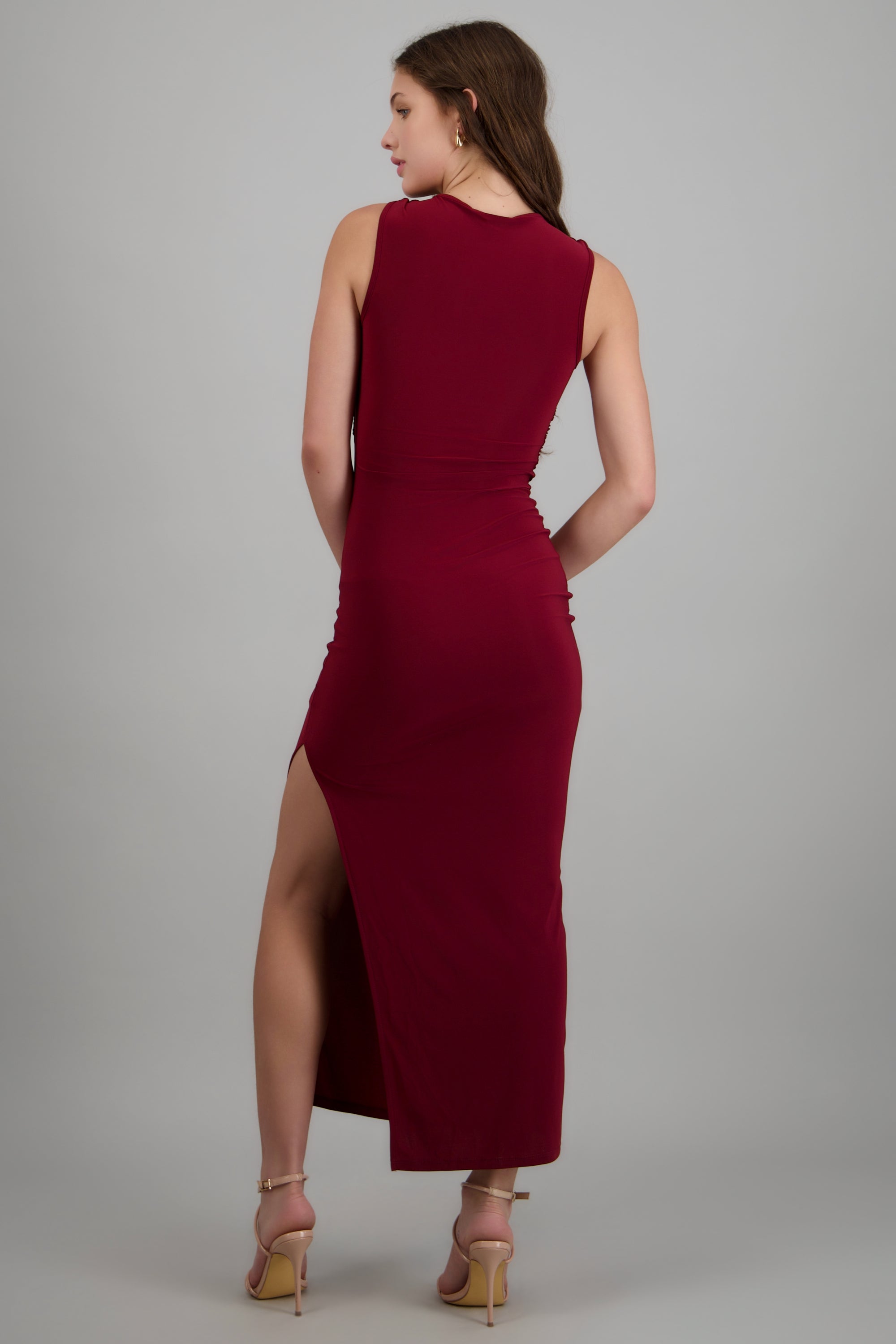 Vestido maxi detalle herraje hombro VINO