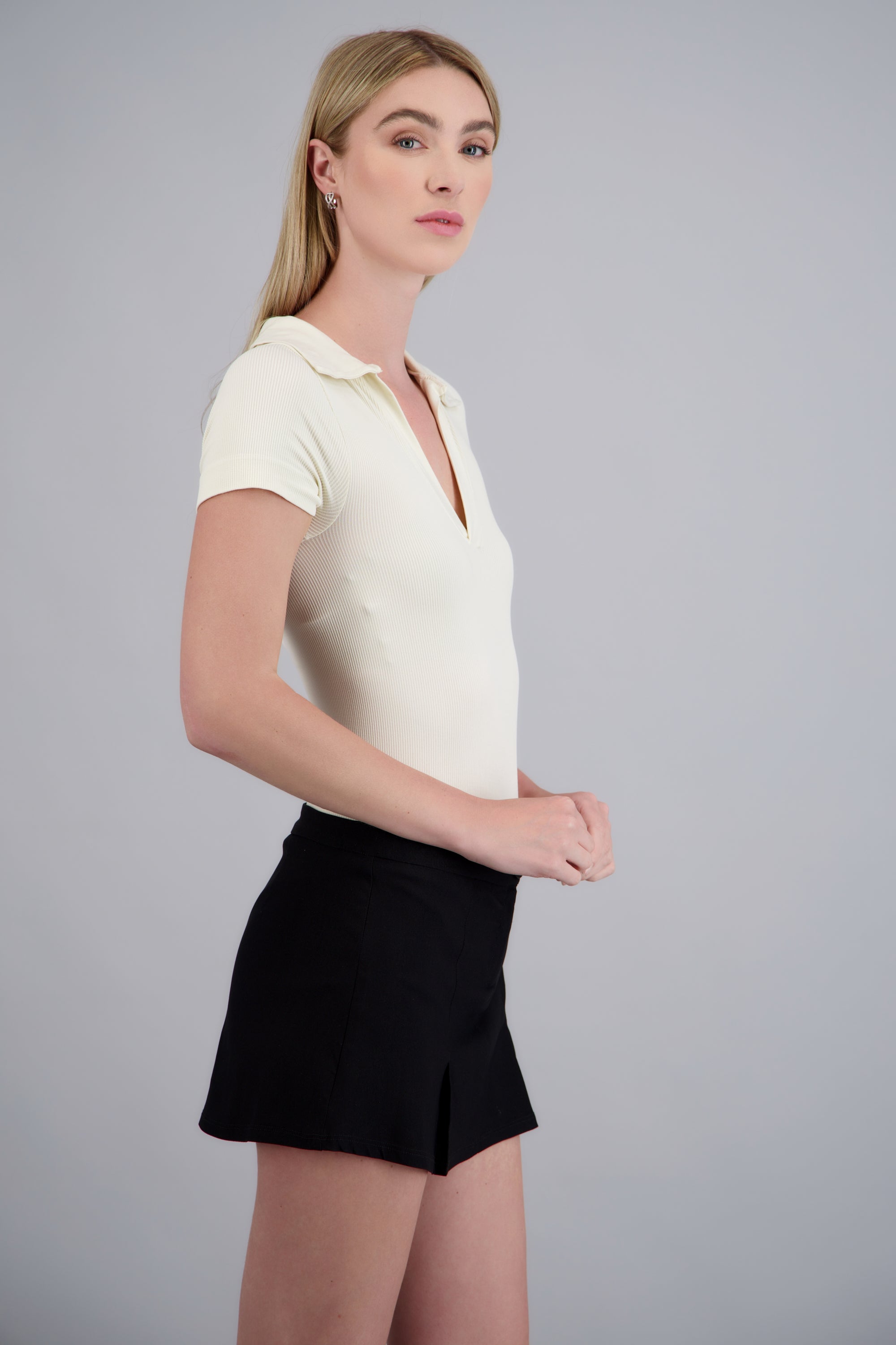 Body cuello polo manga corta HUESO