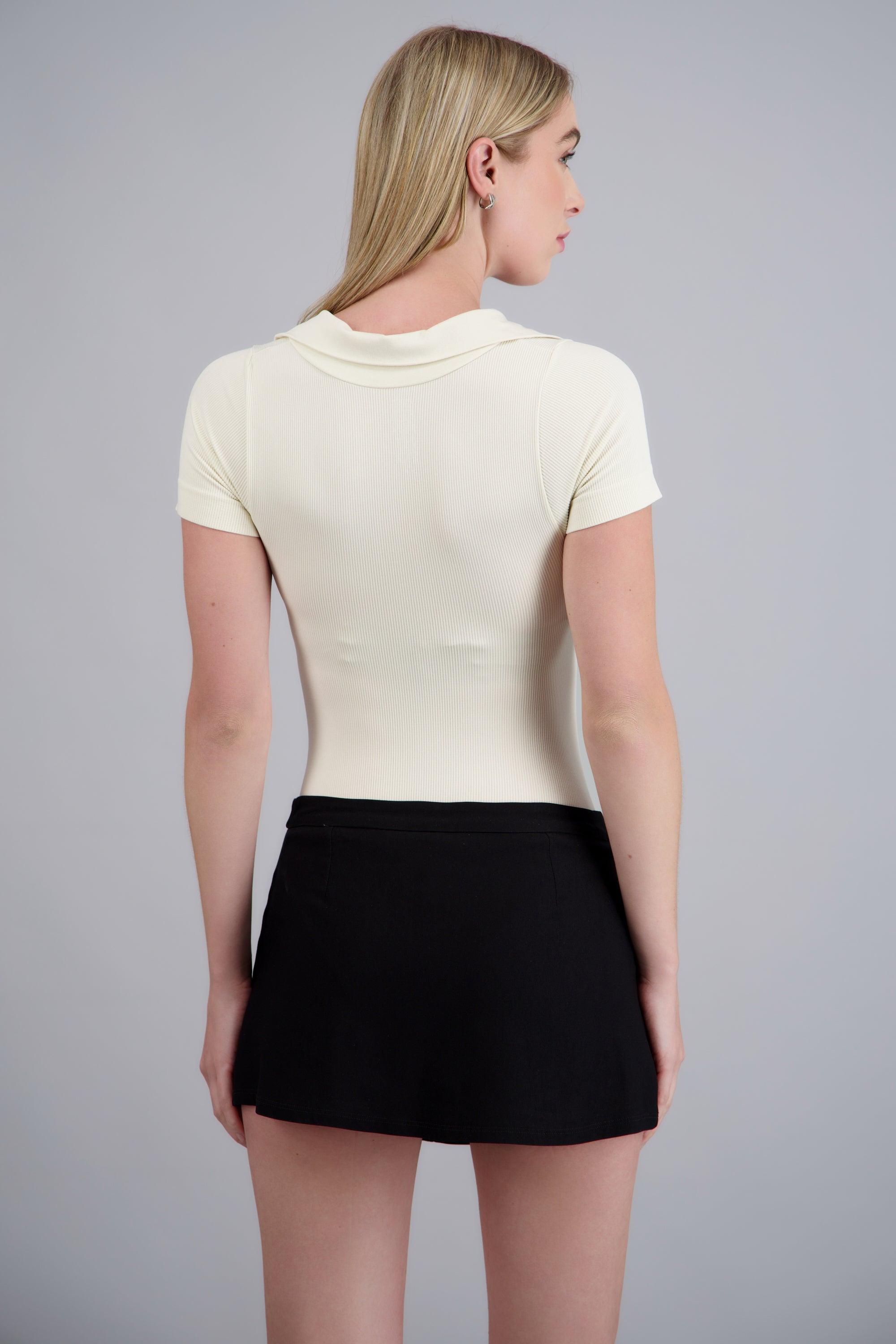 Body cuello polo manga corta HUESO