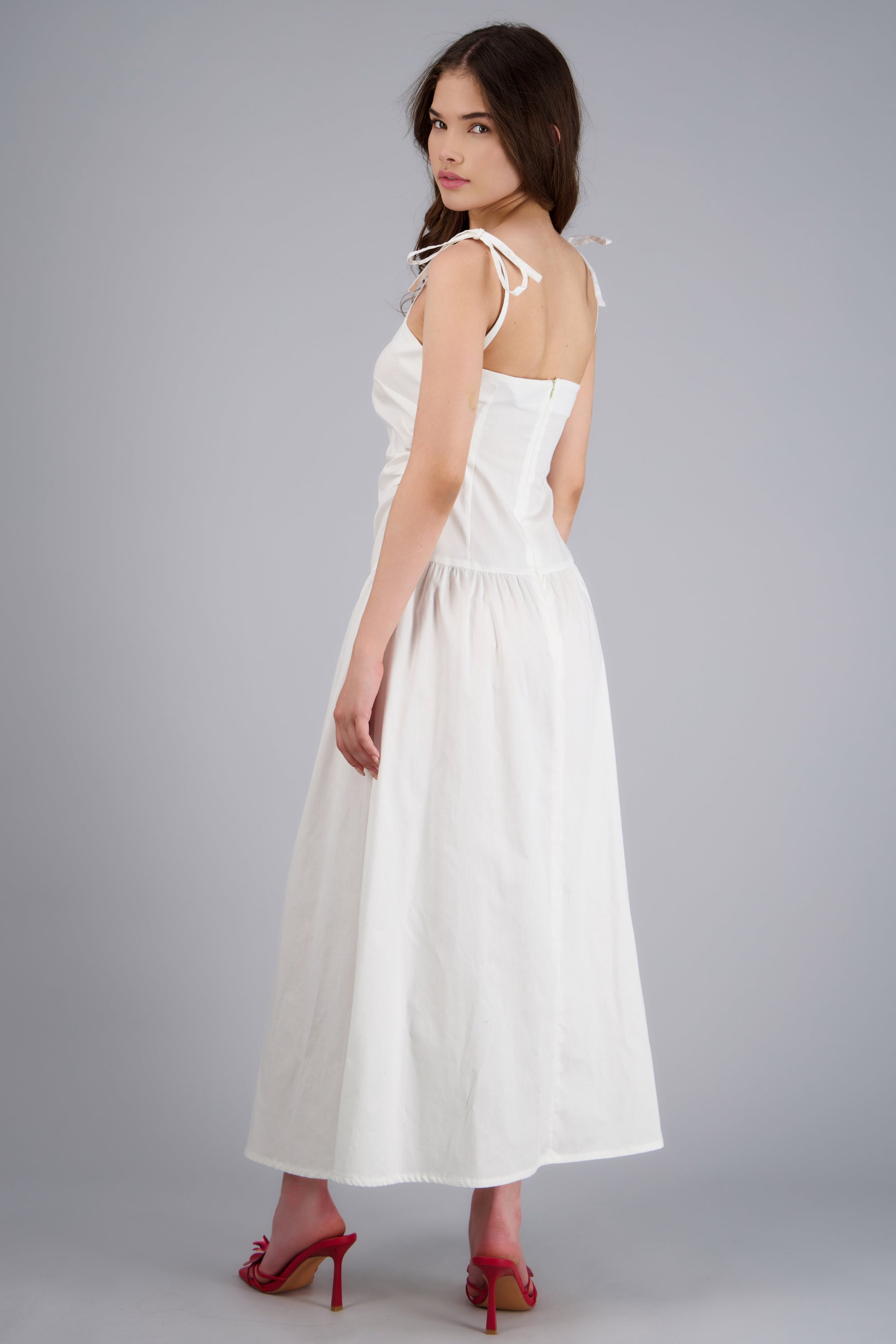 Vestido ligero efecto drapeado HUESO
