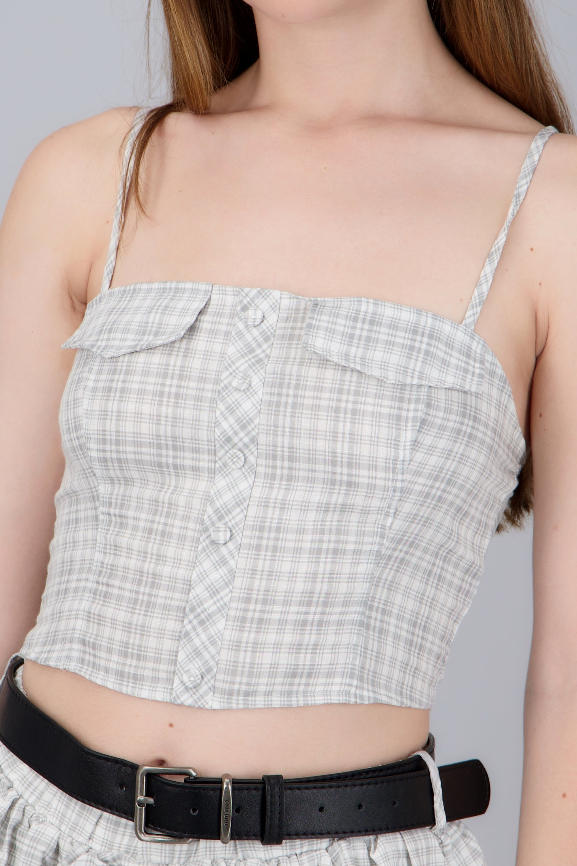 Top estampado cuadros detalle bolsas cargo GRIS COMBO