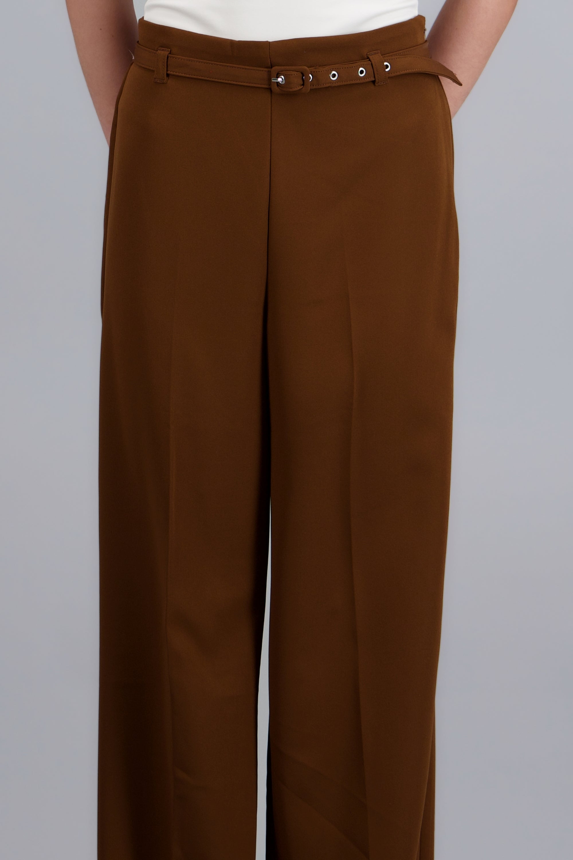 Pantalon sastreado detalle cinturon CHOCOLATE